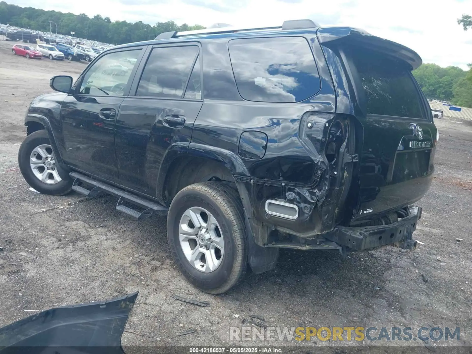 3 Photograph of a damaged car JTEEU5JR0N5257119 TOYOTA 4RUNNER 2022