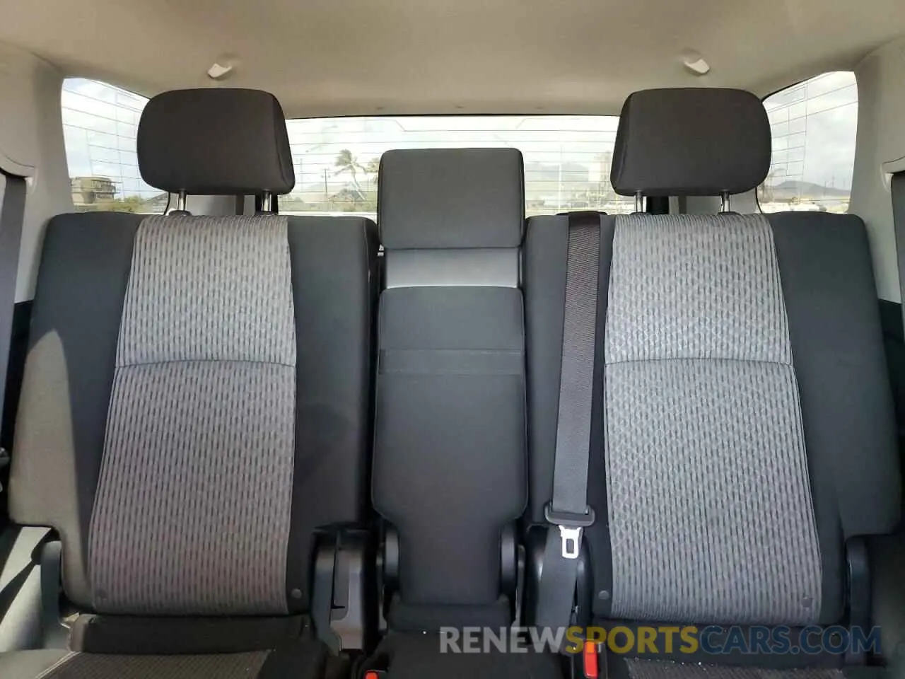 10 Фотография поврежденного автомобиля JTEEU5JR0N5260537 TOYOTA 4RUNNER 2022