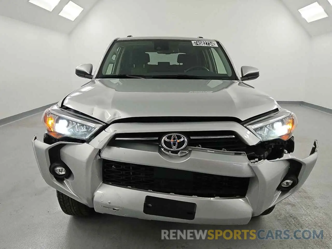 5 Photograph of a damaged car JTEEU5JR0N5262952 TOYOTA 4RUNNER 2022