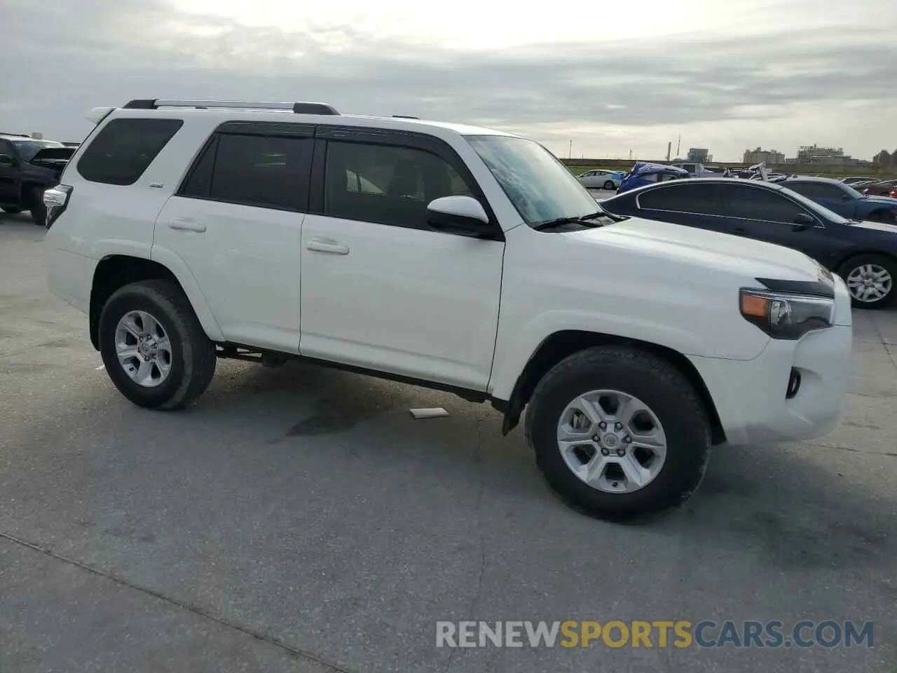 4 Фотография поврежденного автомобиля JTEEU5JR3N5259981 TOYOTA 4RUNNER 2022