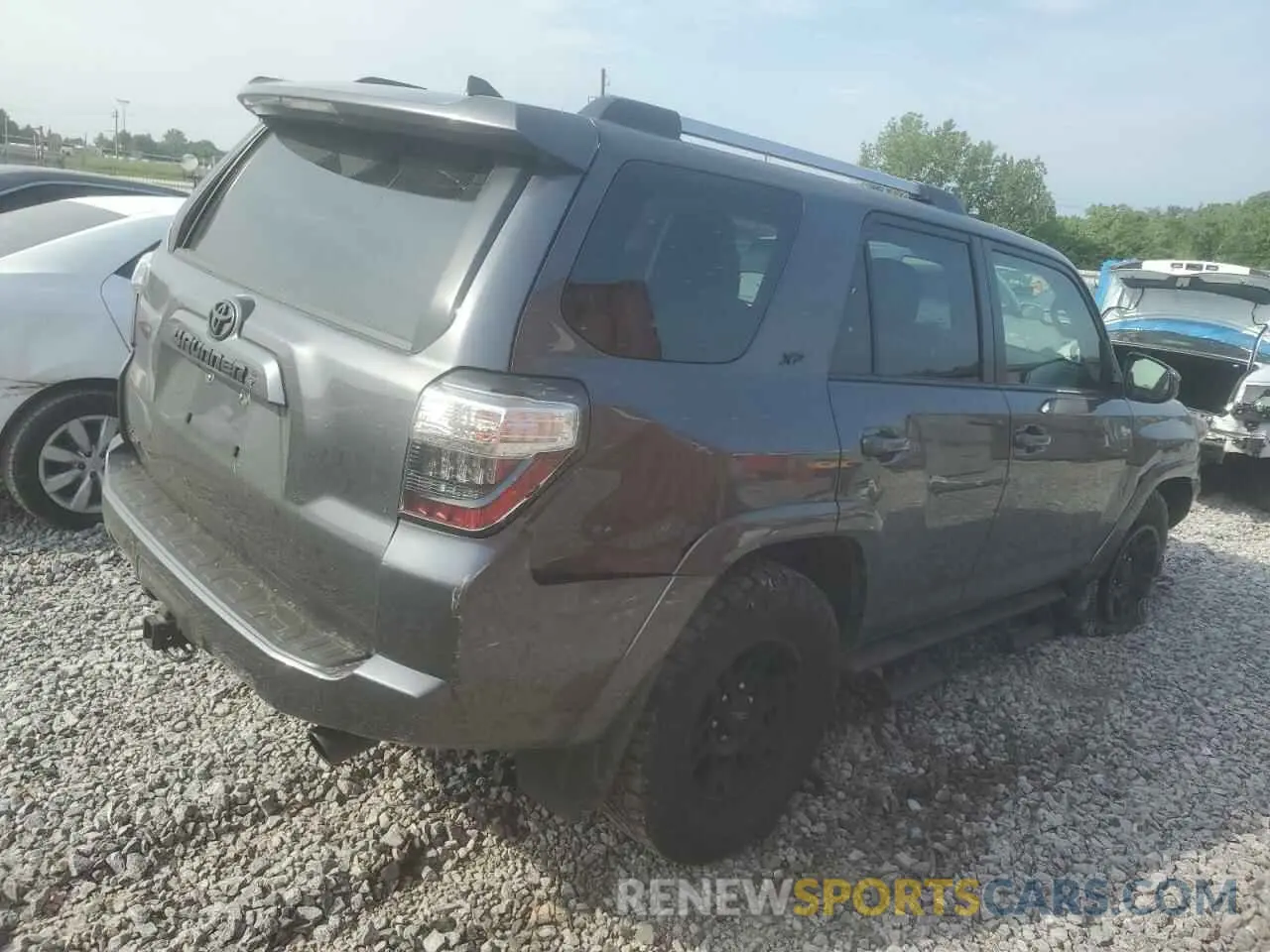 3 Photograph of a damaged car JTEEU5JR6N5255455 TOYOTA 4RUNNER 2022