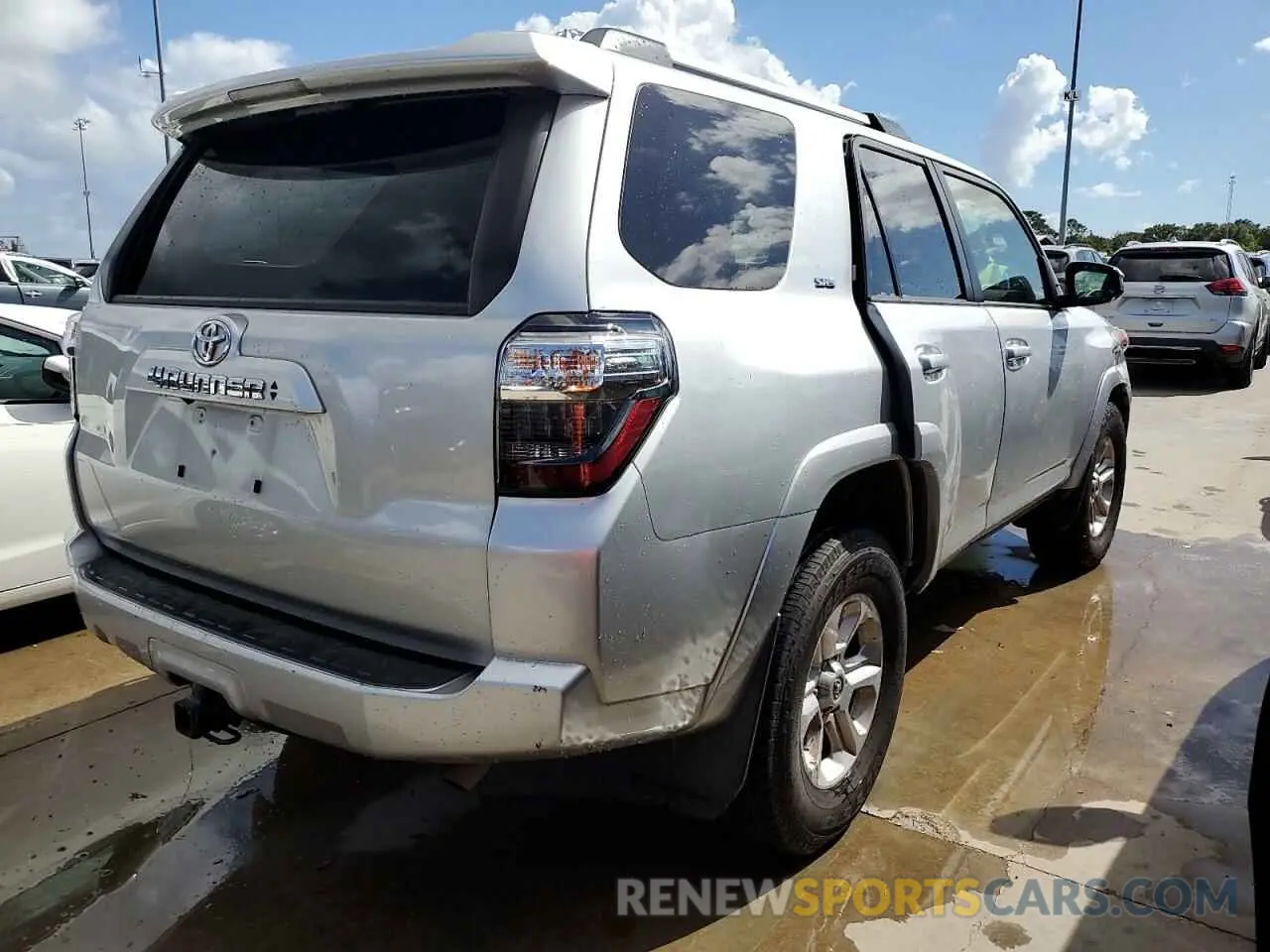 3 Photograph of a damaged car JTEEU5JR6N5271171 TOYOTA 4RUNNER 2022
