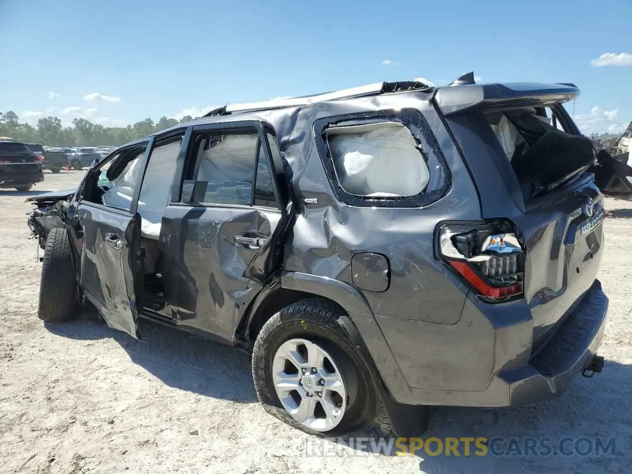 2 Photograph of a damaged car JTEEU5JR6N5276757 TOYOTA 4RUNNER 2022