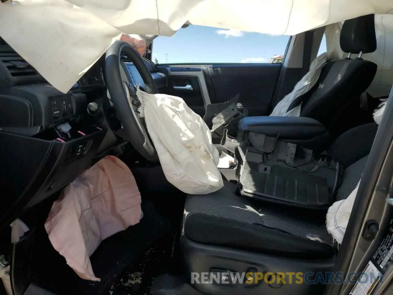 7 Photograph of a damaged car JTEEU5JR6N5276757 TOYOTA 4RUNNER 2022