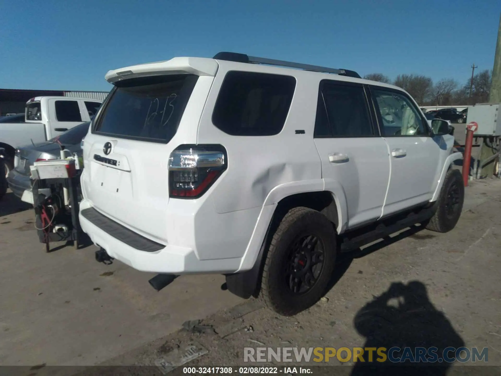 4 Фотография поврежденного автомобиля JTEFU5JR2N5251861 TOYOTA 4RUNNER 2022