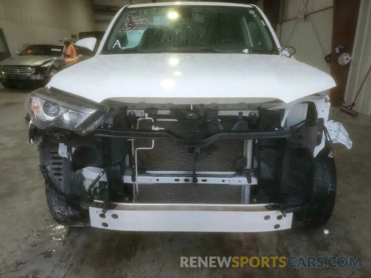 1 Photograph of a damaged car JTEFU5JR5N5254530 TOYOTA 4RUNNER 2022