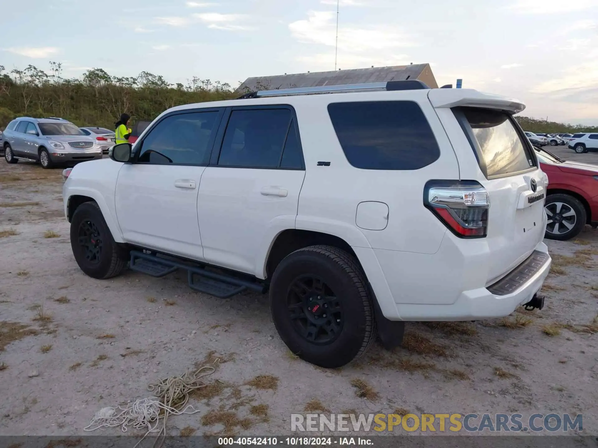 3 Photograph of a damaged car JTEFU5JR5N5276236 TOYOTA 4RUNNER 2022