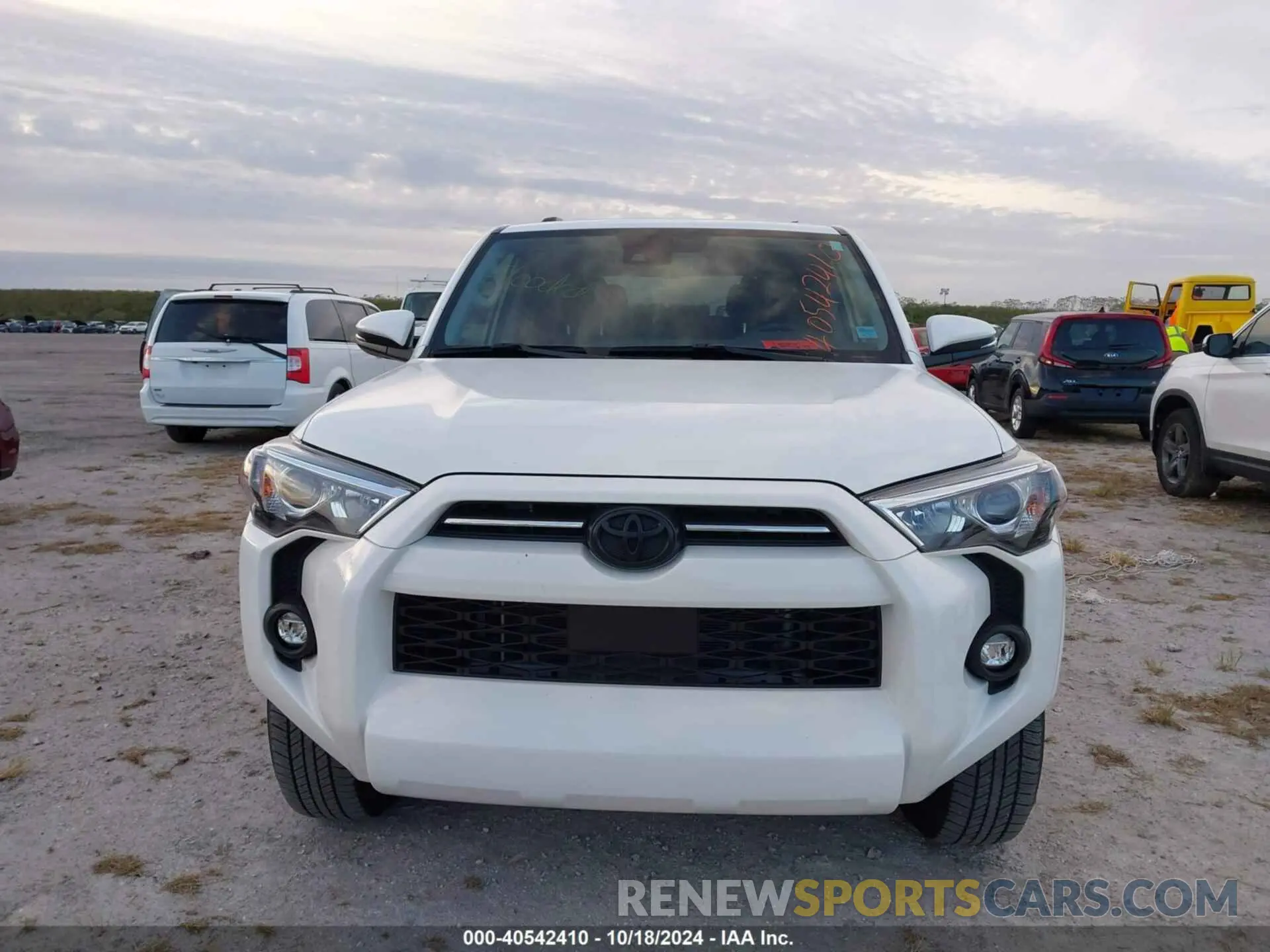 6 Photograph of a damaged car JTEFU5JR5N5276236 TOYOTA 4RUNNER 2022