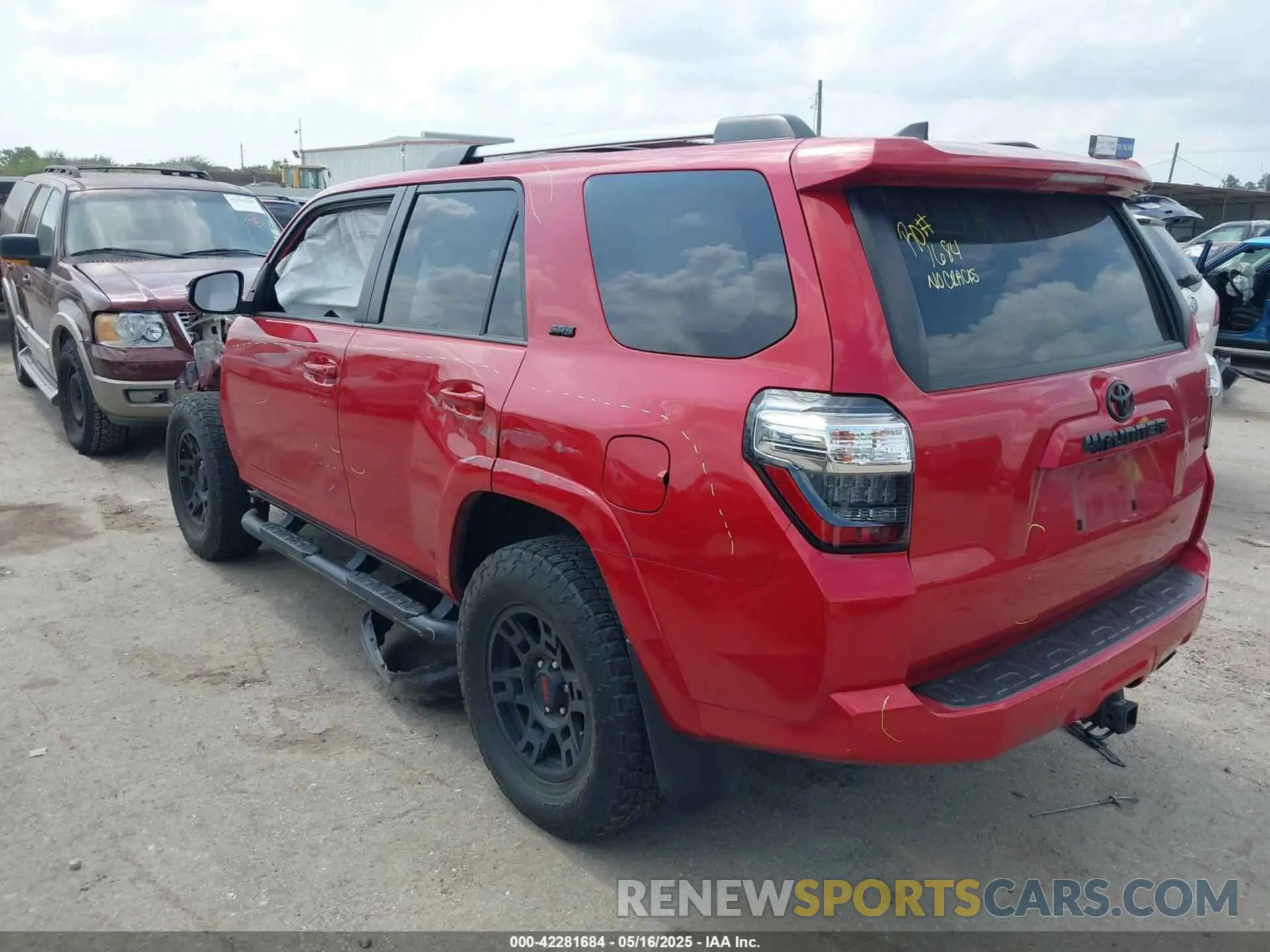 3 Photograph of a damaged car JTEFU5JR6N5256190 TOYOTA 4RUNNER 2022