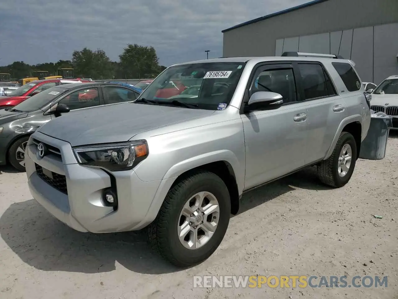 1 Photograph of a damaged car JTEFU5JR6N5268856 TOYOTA 4RUNNER 2022