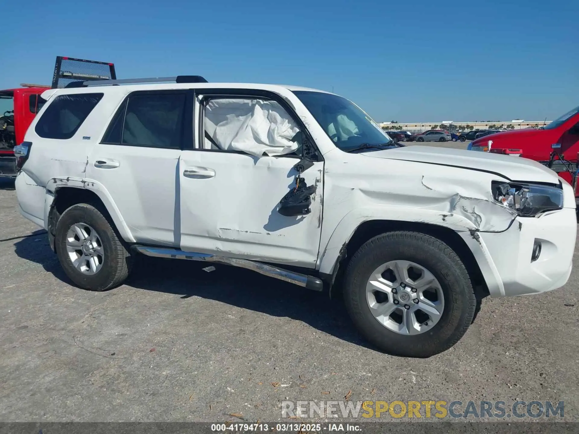 13 Photograph of a damaged car JTEFU5JR7N5256716 TOYOTA 4RUNNER 2022