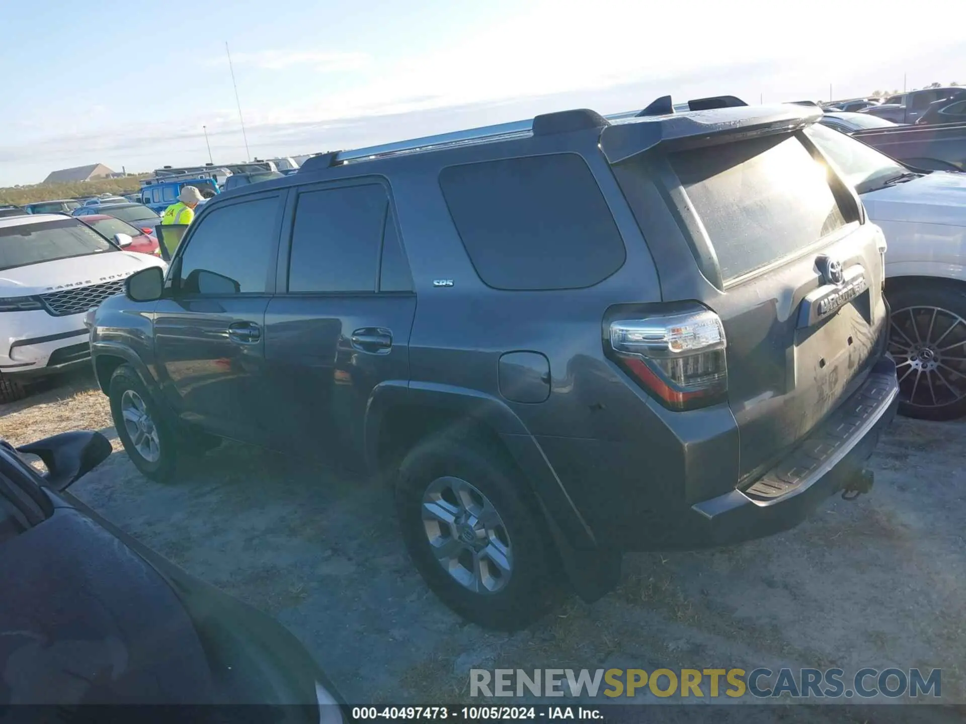 3 Photograph of a damaged car JTEFU5JRXN5270495 TOYOTA 4RUNNER 2022