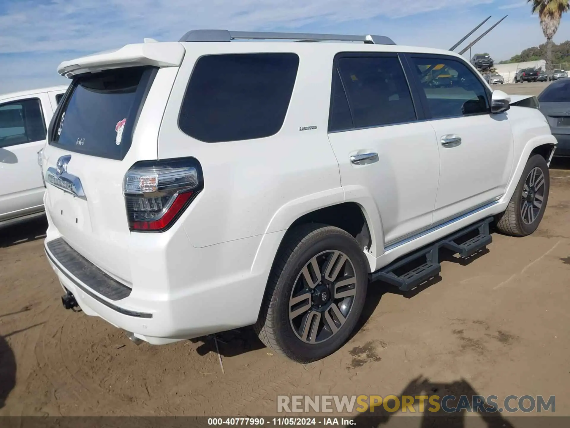 4 Photograph of a damaged car JTEKU5JR0N6009062 TOYOTA 4RUNNER 2022