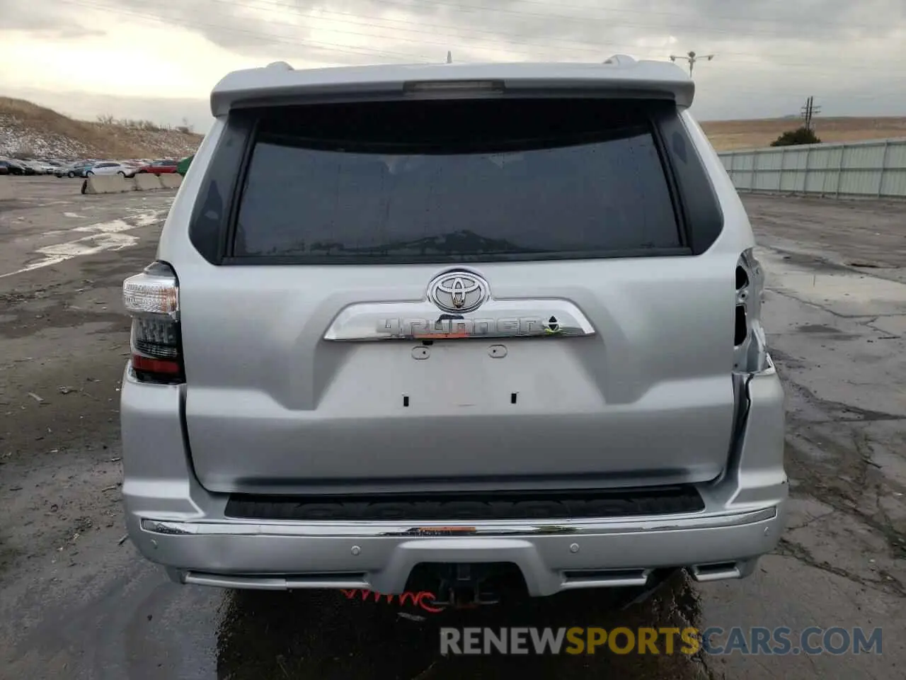 6 Photograph of a damaged car JTEKU5JR3N6010982 TOYOTA 4RUNNER 2022