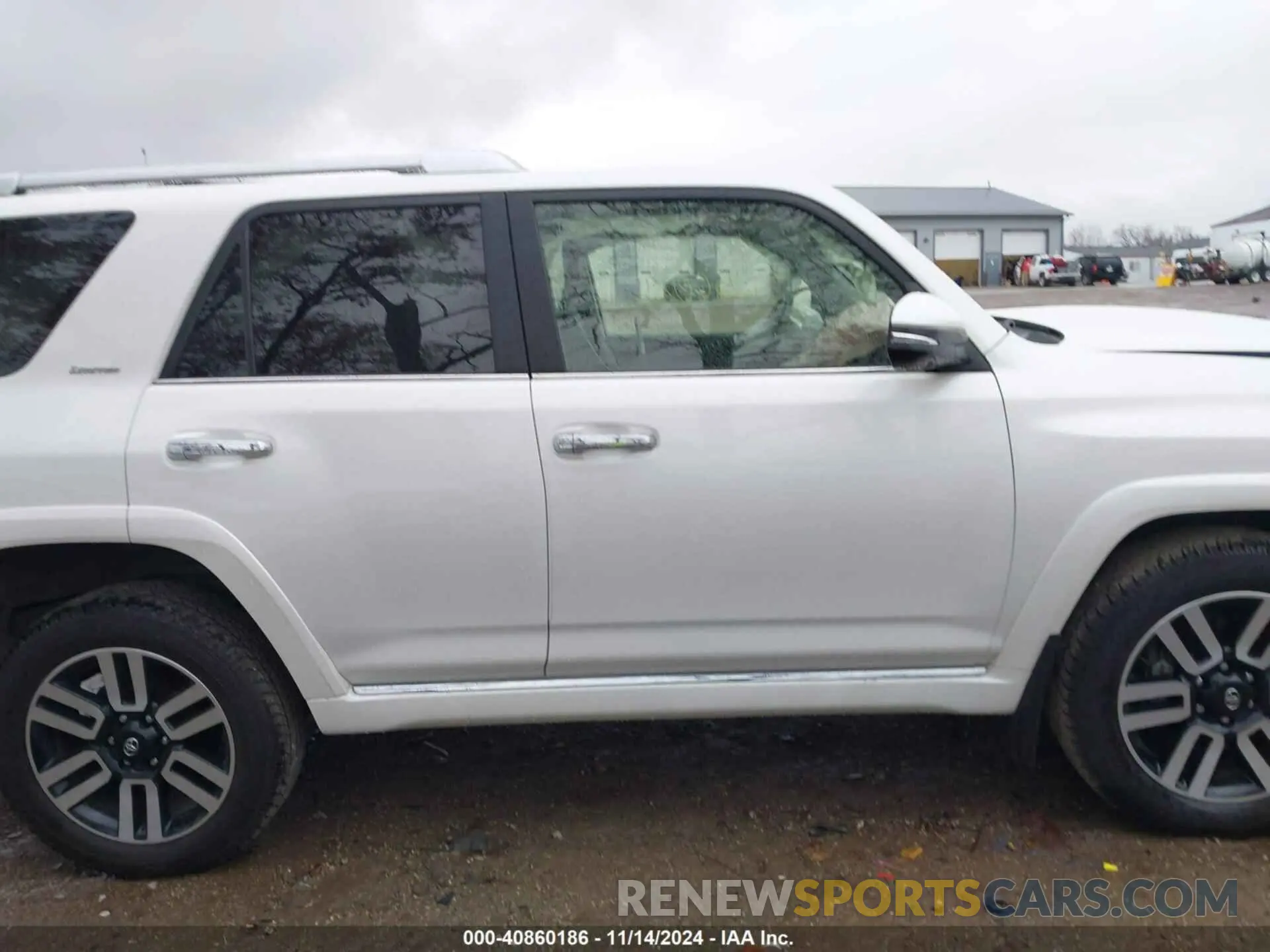 13 Photograph of a damaged car JTEKU5JR6N6032412 TOYOTA 4RUNNER 2022