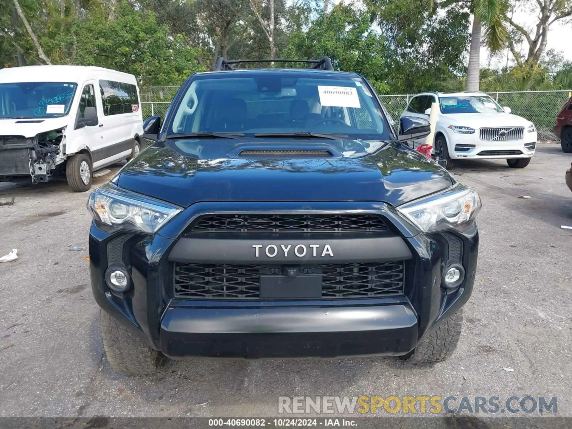 11 Фотография поврежденного автомобиля JTELU5JR1N5974653 TOYOTA 4RUNNER 2022