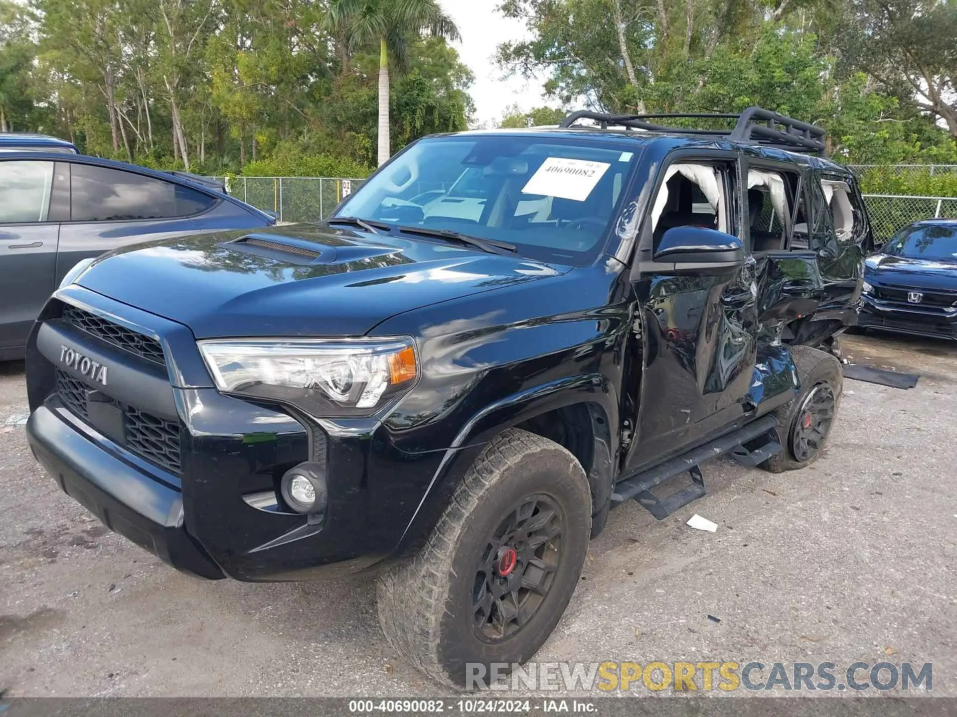 2 Фотография поврежденного автомобиля JTELU5JR1N5974653 TOYOTA 4RUNNER 2022