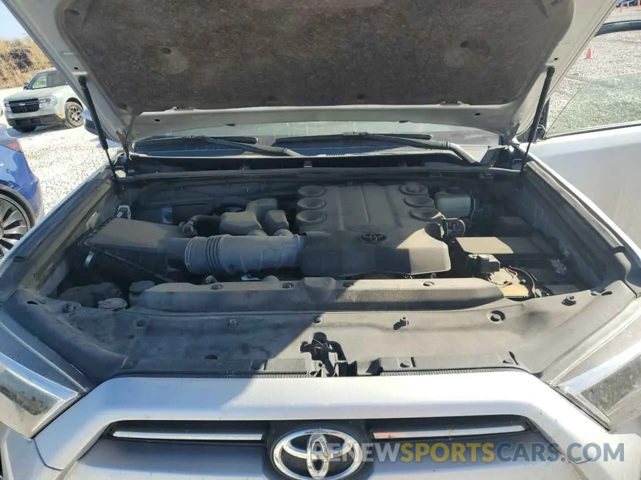 12 Photograph of a damaged car JTEMU5JR0N5983543 TOYOTA 4RUNNER 2022