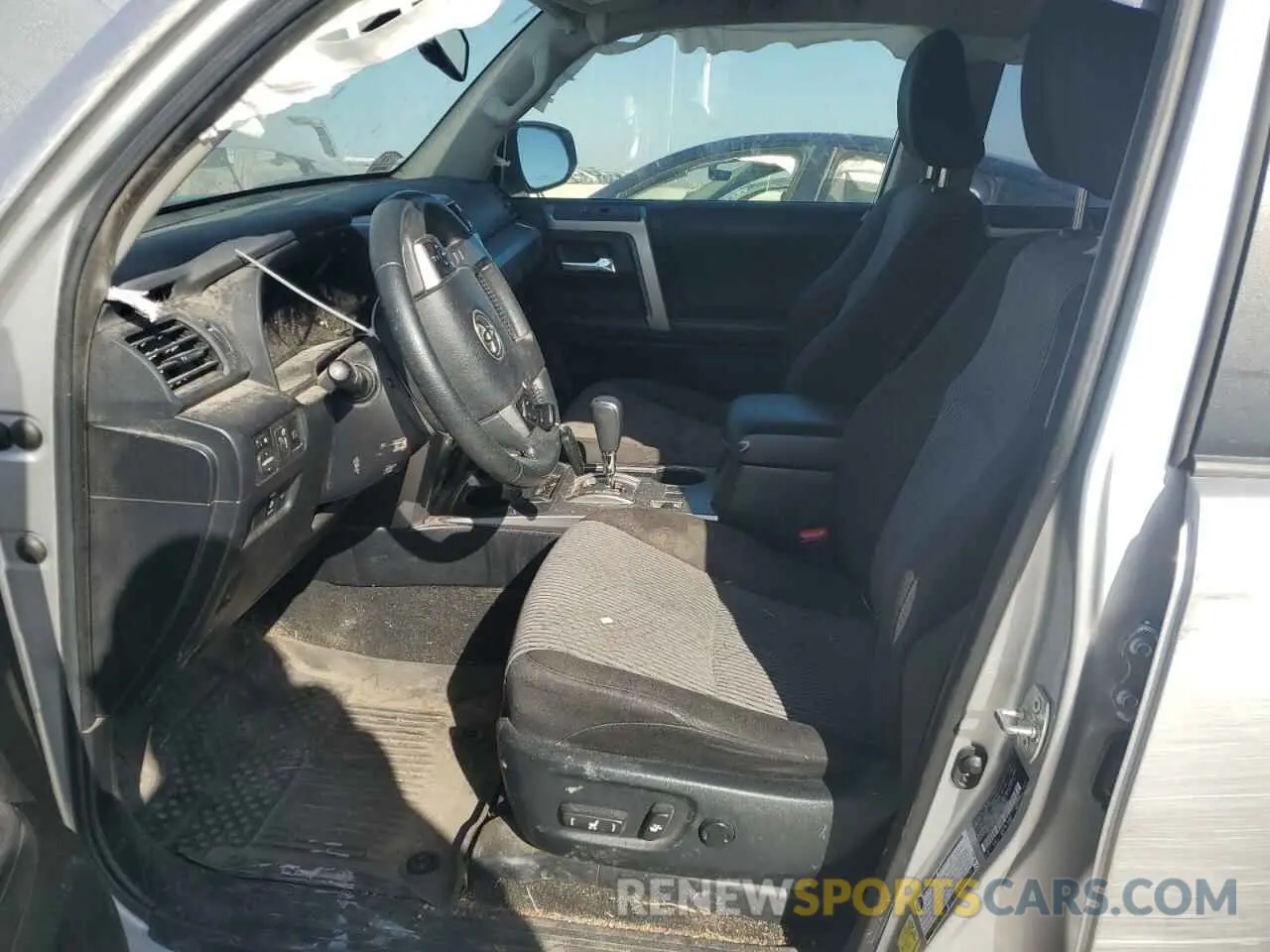 7 Photograph of a damaged car JTEMU5JR0N5983543 TOYOTA 4RUNNER 2022