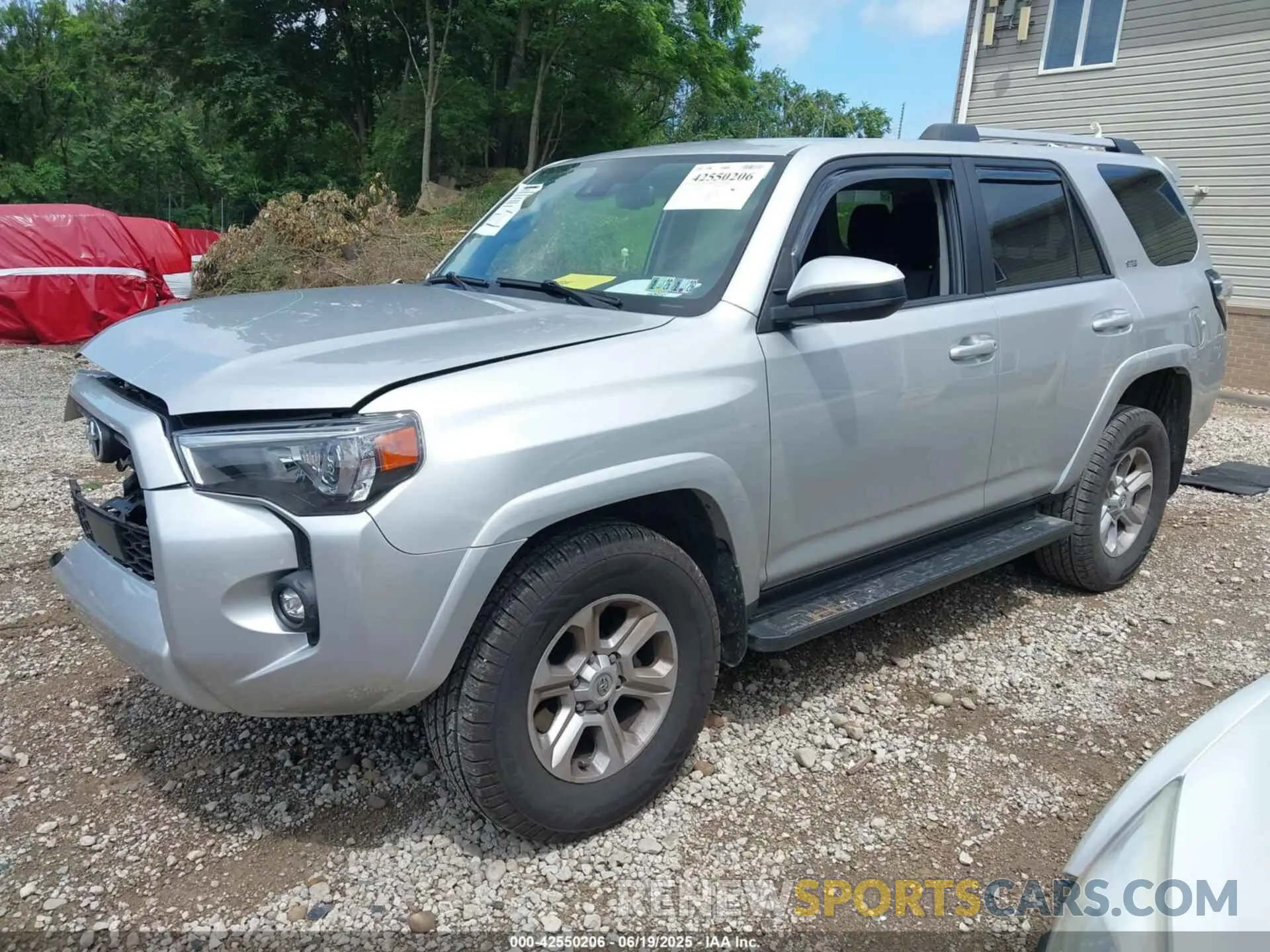 2 Photograph of a damaged car JTEMU5JR0N6000953 TOYOTA 4RUNNER 2022