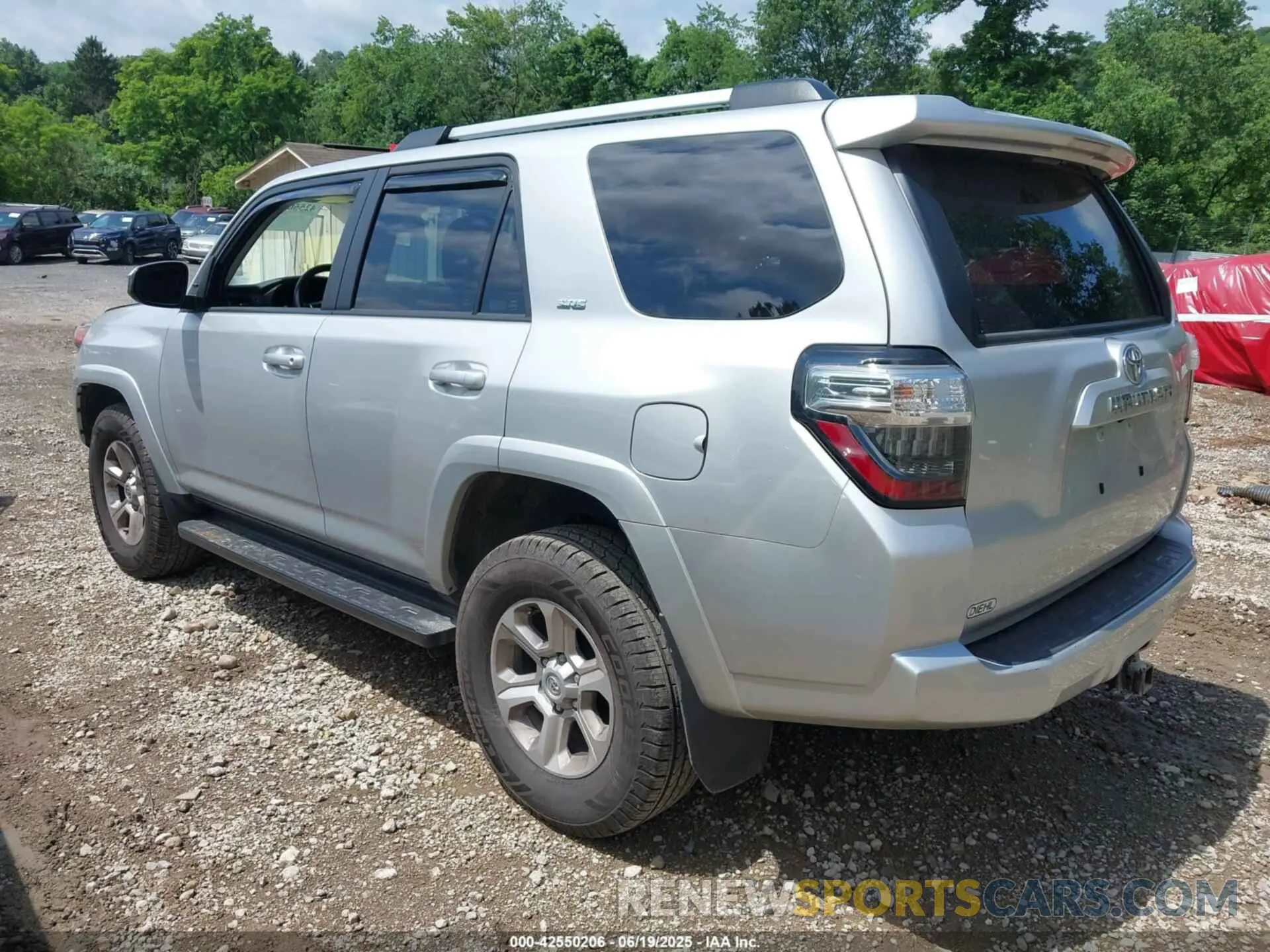 3 Photograph of a damaged car JTEMU5JR0N6000953 TOYOTA 4RUNNER 2022
