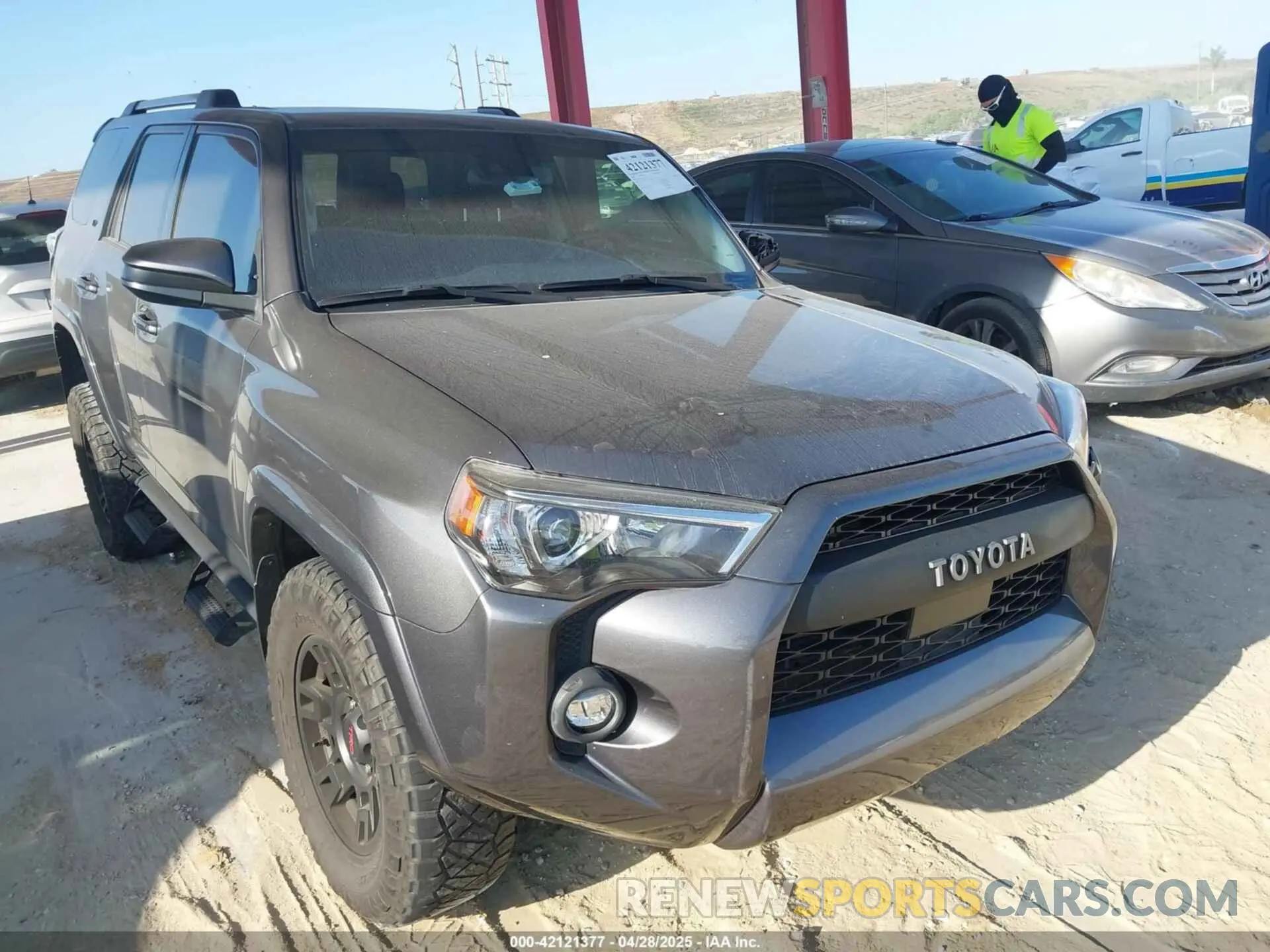 1 Photograph of a damaged car JTEMU5JR0N6039414 TOYOTA 4RUNNER 2022