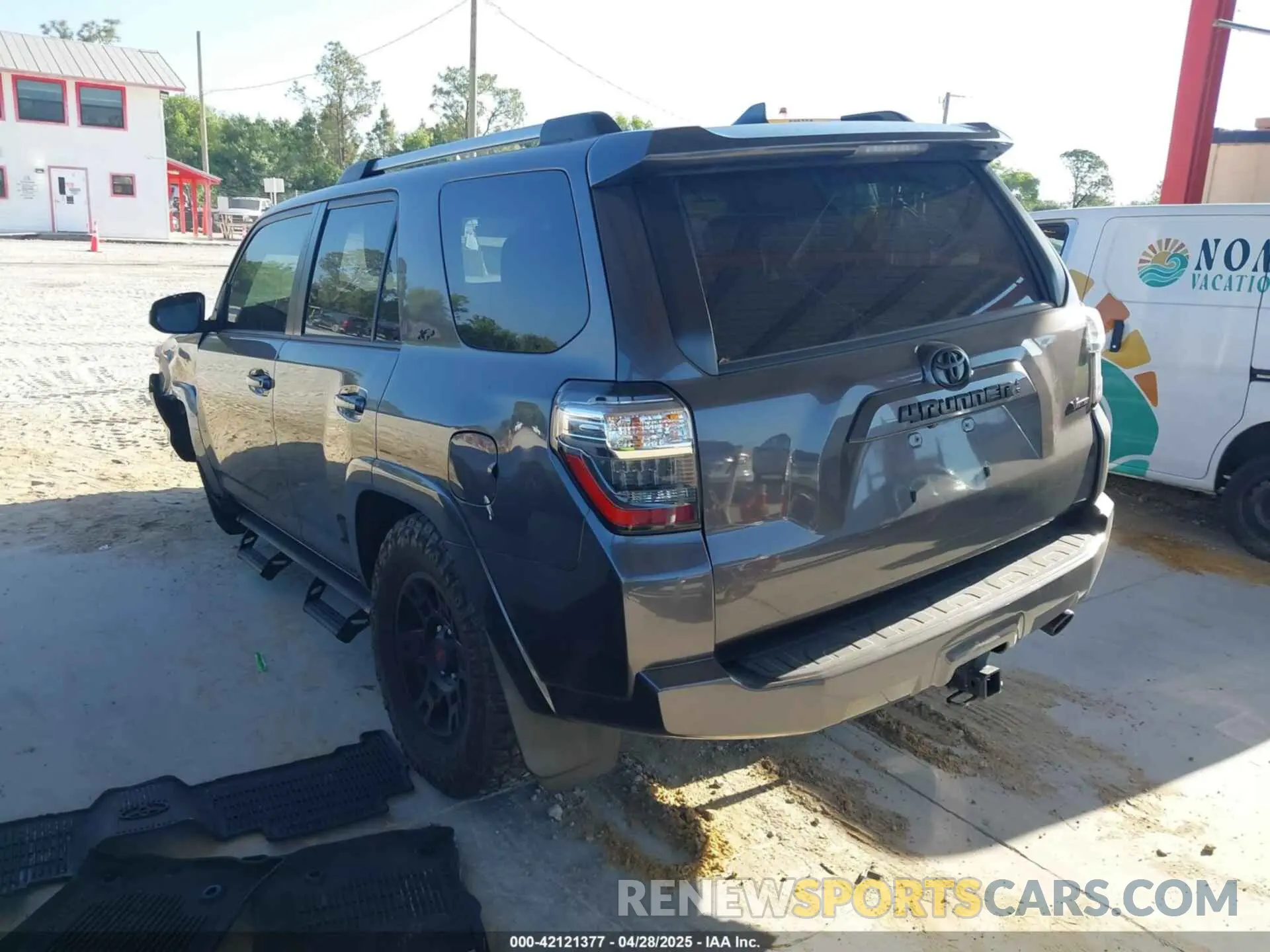 3 Photograph of a damaged car JTEMU5JR0N6039414 TOYOTA 4RUNNER 2022