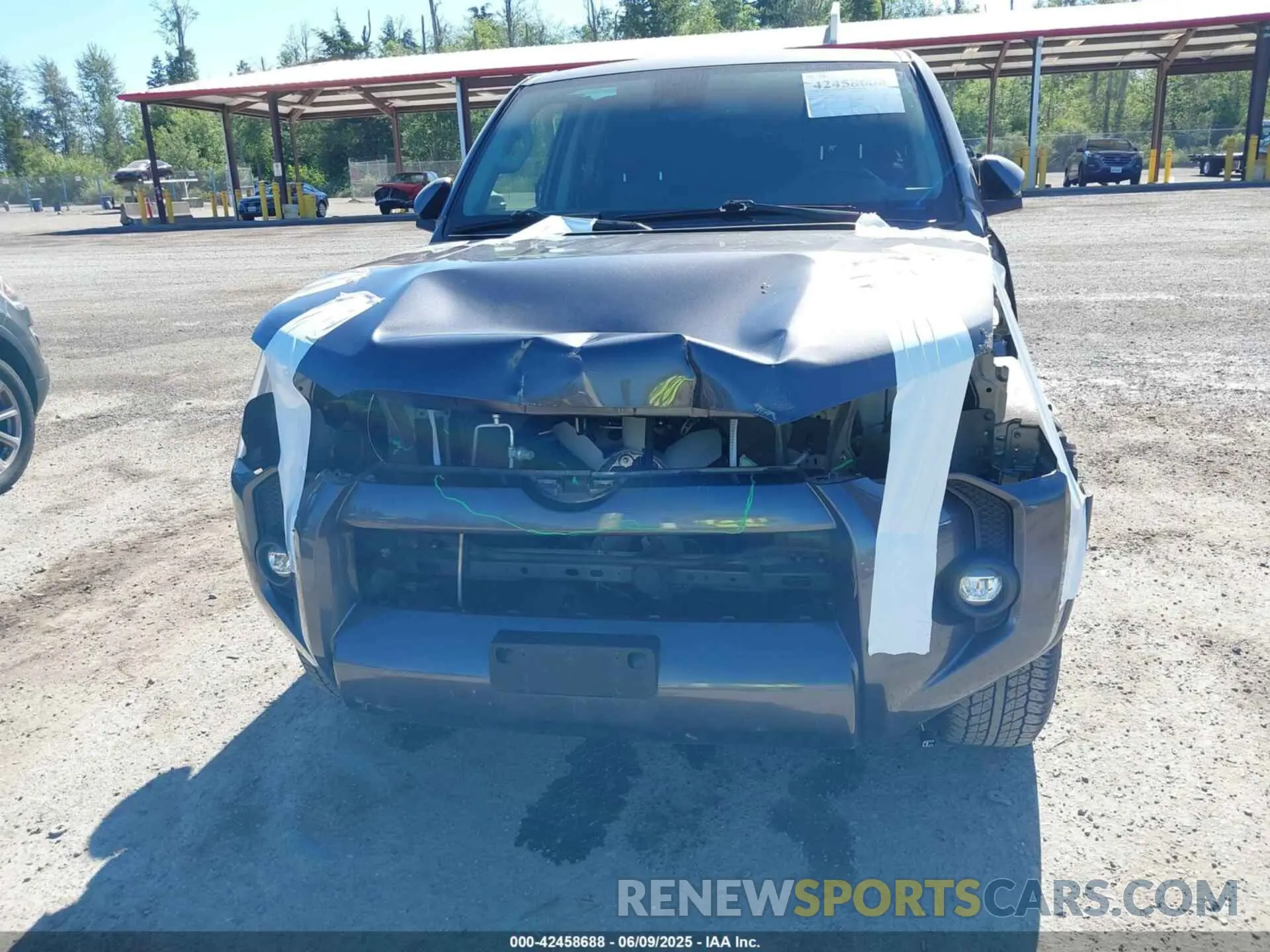 21 Photograph of a damaged car JTEMU5JR1N5980862 TOYOTA 4RUNNER 2022