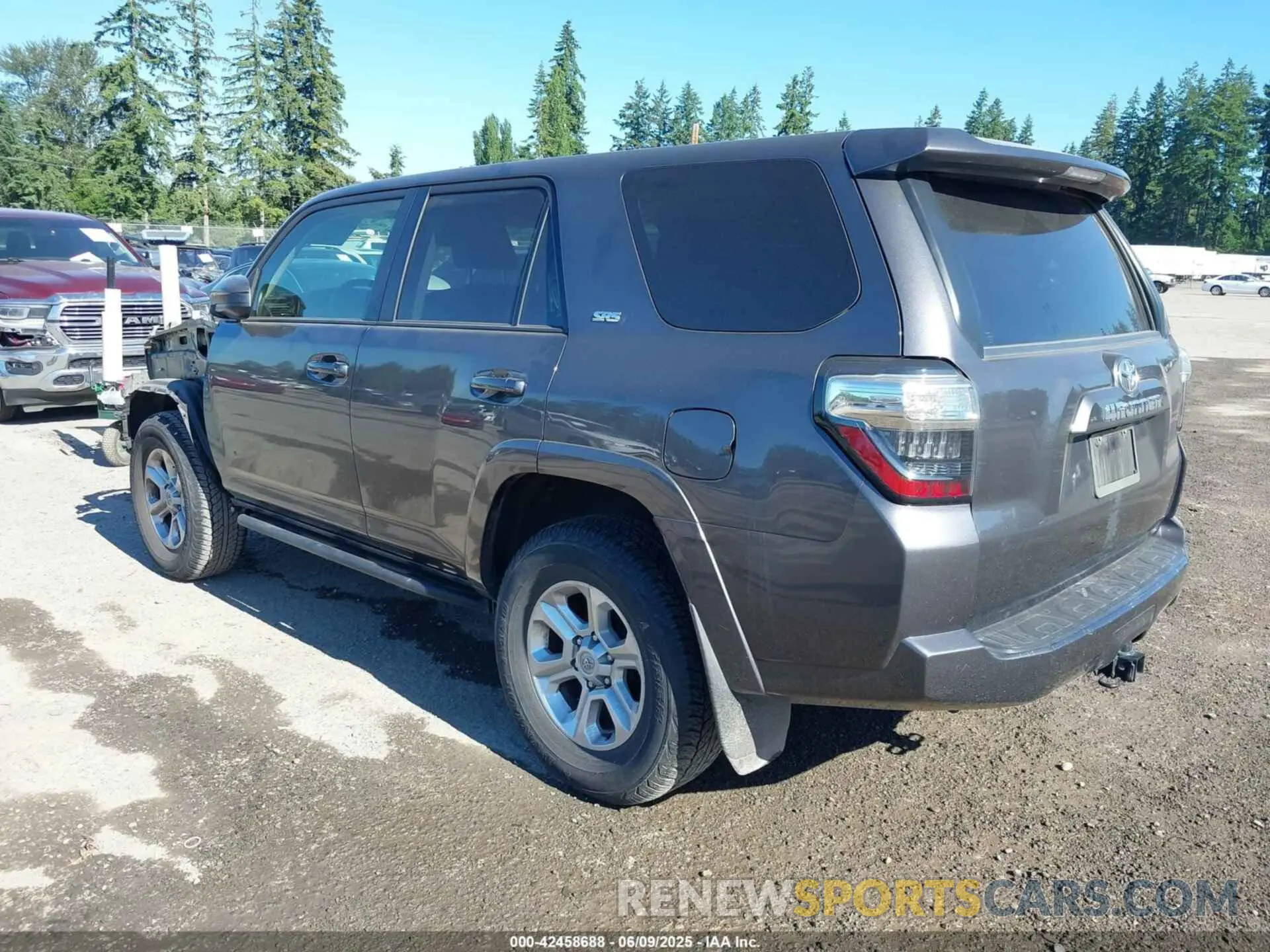 3 Photograph of a damaged car JTEMU5JR1N5980862 TOYOTA 4RUNNER 2022