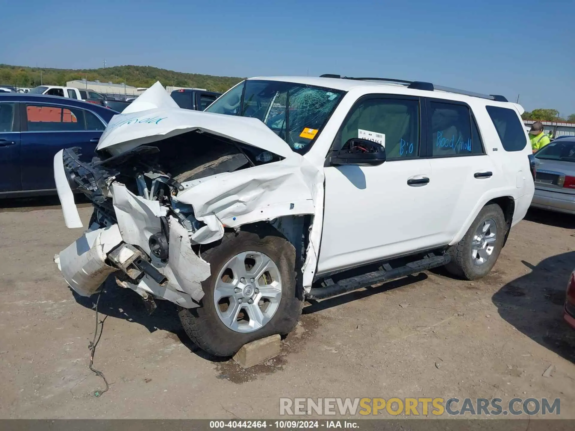2 Photograph of a damaged car JTEMU5JR2N5981616 TOYOTA 4RUNNER 2022