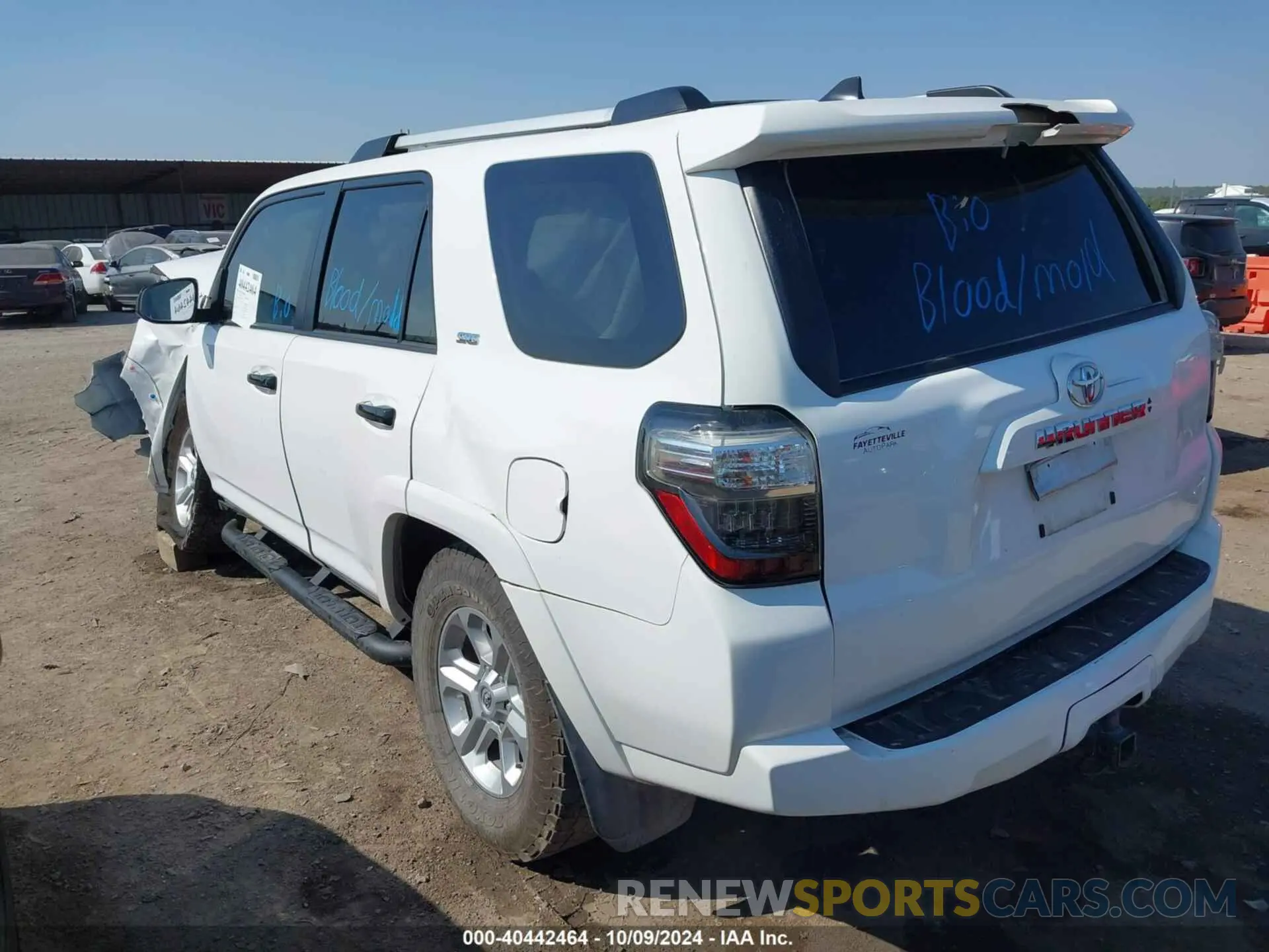 3 Photograph of a damaged car JTEMU5JR2N5981616 TOYOTA 4RUNNER 2022