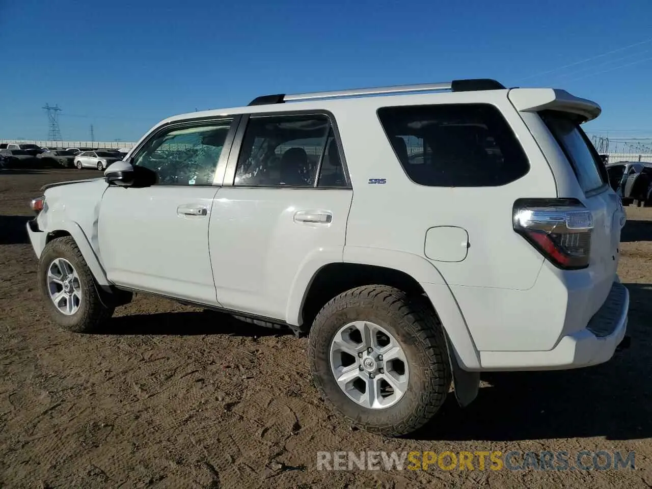 2 Photograph of a damaged car JTEMU5JR3N6036975 TOYOTA 4RUNNER 2022
