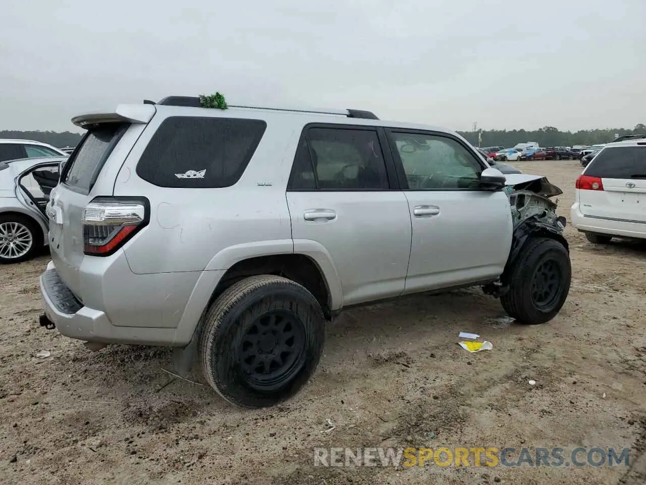 3 Photograph of a damaged car JTEMU5JR4N5982539 TOYOTA 4RUNNER 2022