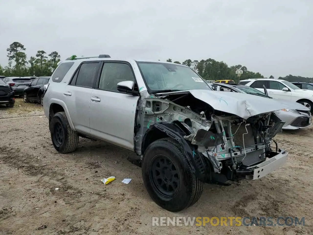 4 Photograph of a damaged car JTEMU5JR4N5982539 TOYOTA 4RUNNER 2022