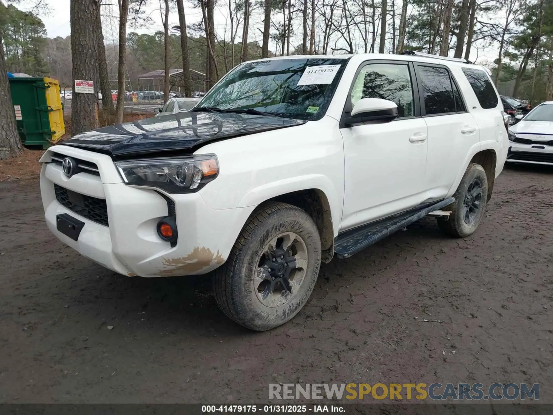 2 Photograph of a damaged car JTEMU5JR7N6063175 TOYOTA 4RUNNER 2022