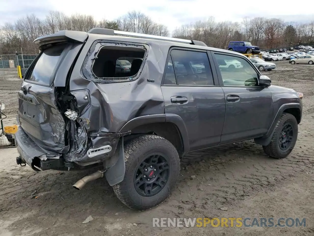 3 Photograph of a damaged car JTEMU5JR9N6016553 TOYOTA 4RUNNER 2022