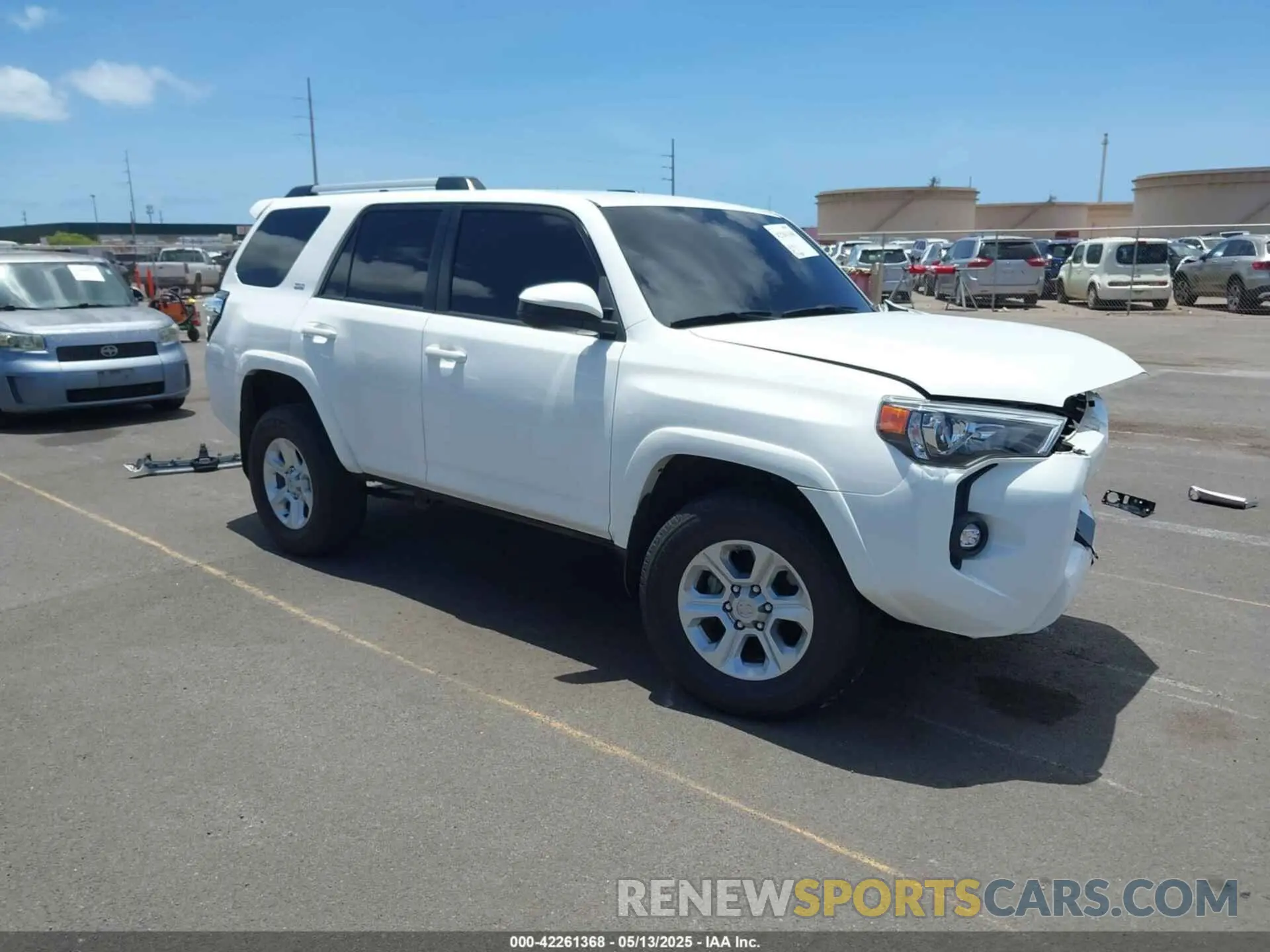 1 Photograph of a damaged car JTEMU5JR9N6040321 TOYOTA 4RUNNER 2022