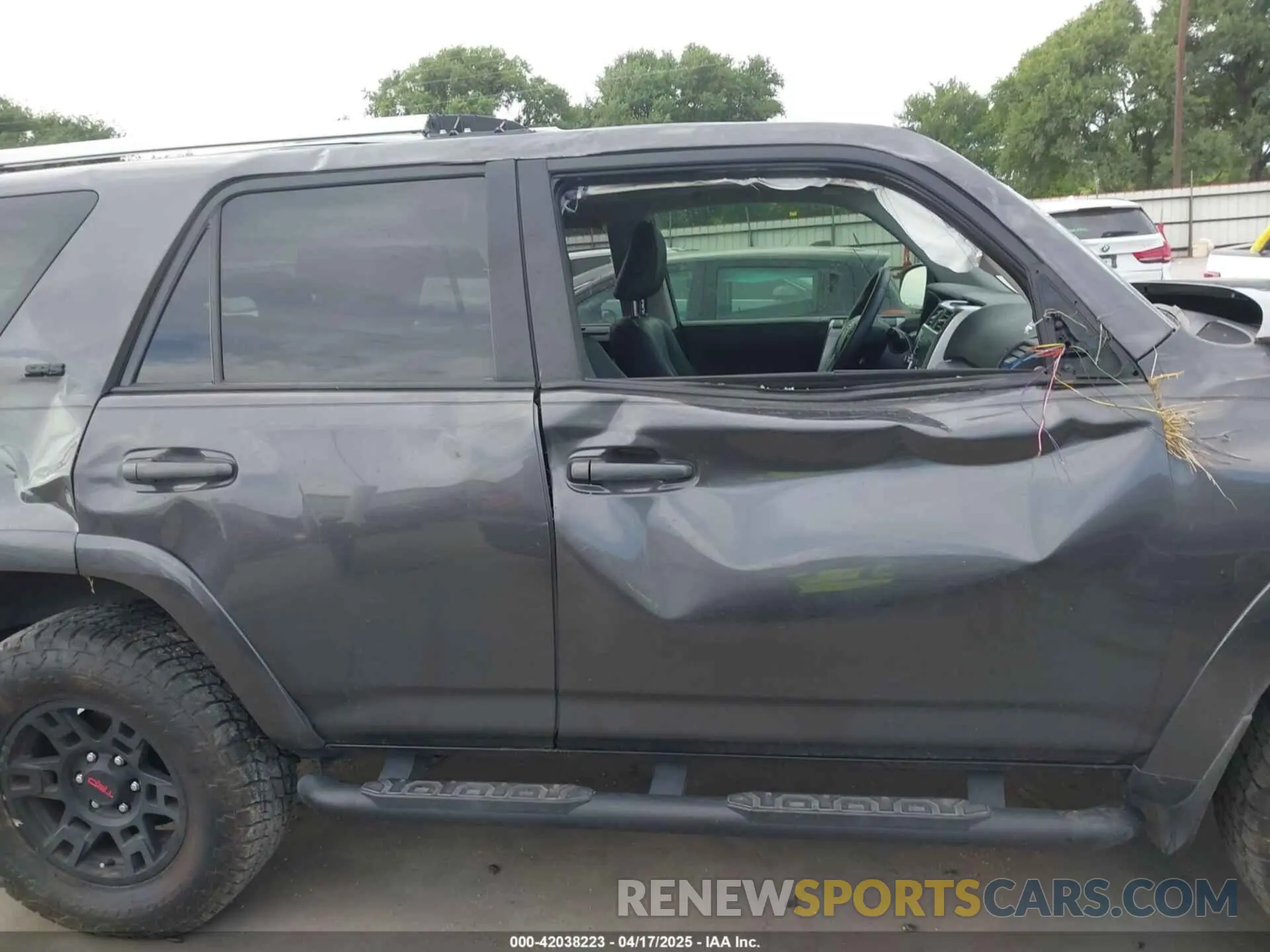 14 Фотография поврежденного автомобиля JTENU5JR0N6034346 TOYOTA 4RUNNER 2022