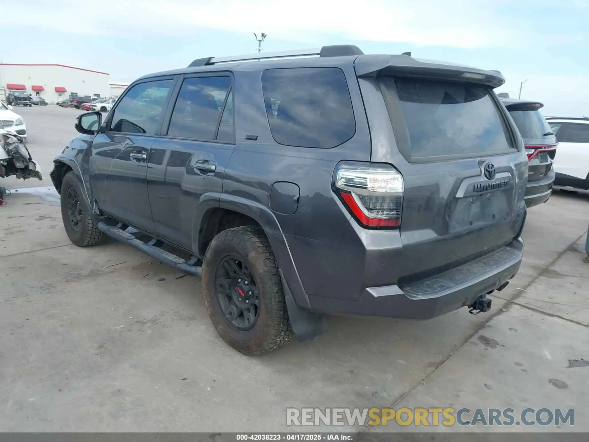 3 Фотография поврежденного автомобиля JTENU5JR0N6034346 TOYOTA 4RUNNER 2022
