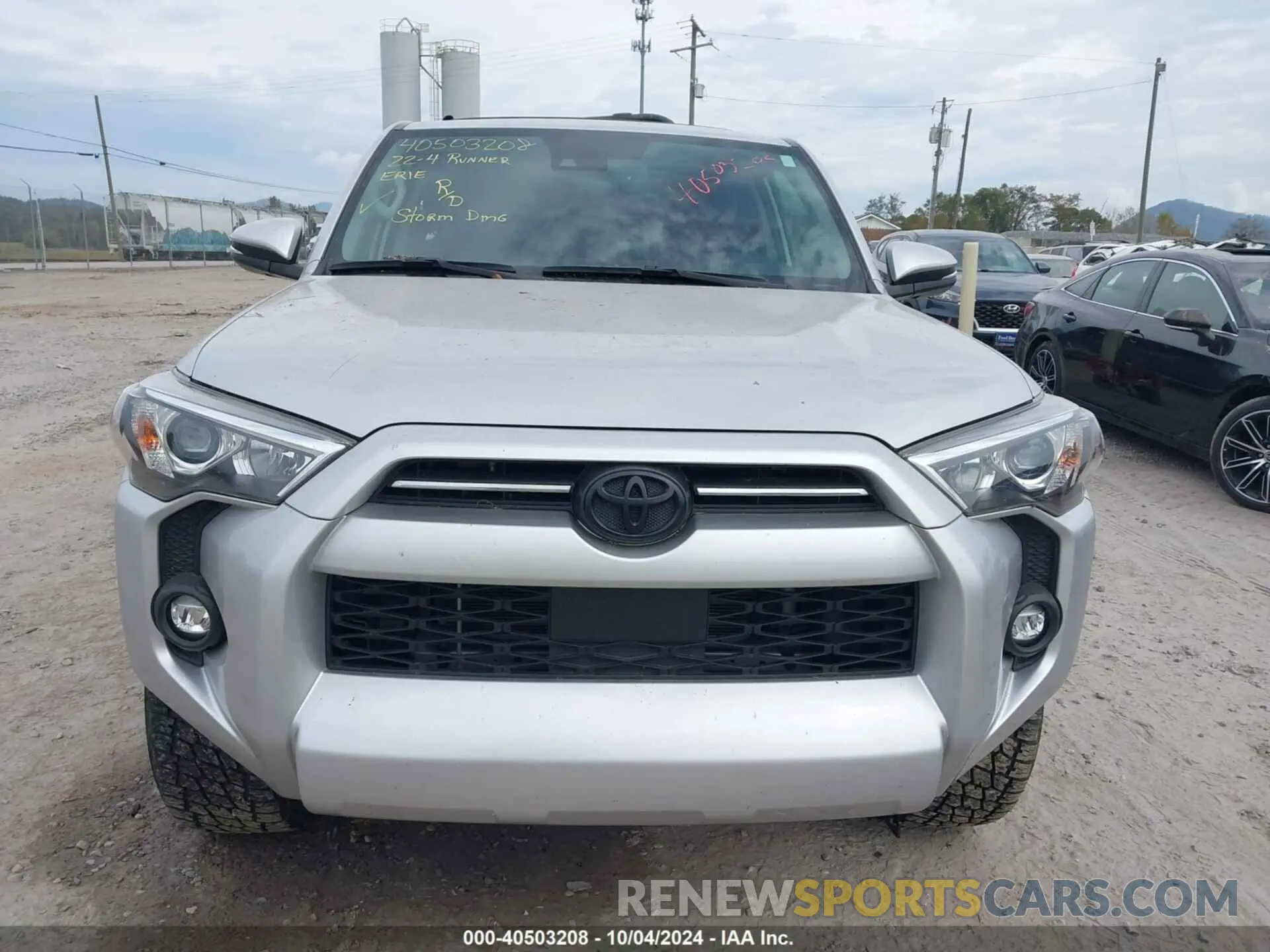 13 Photograph of a damaged car JTENU5JR0N6039434 TOYOTA 4RUNNER 2022