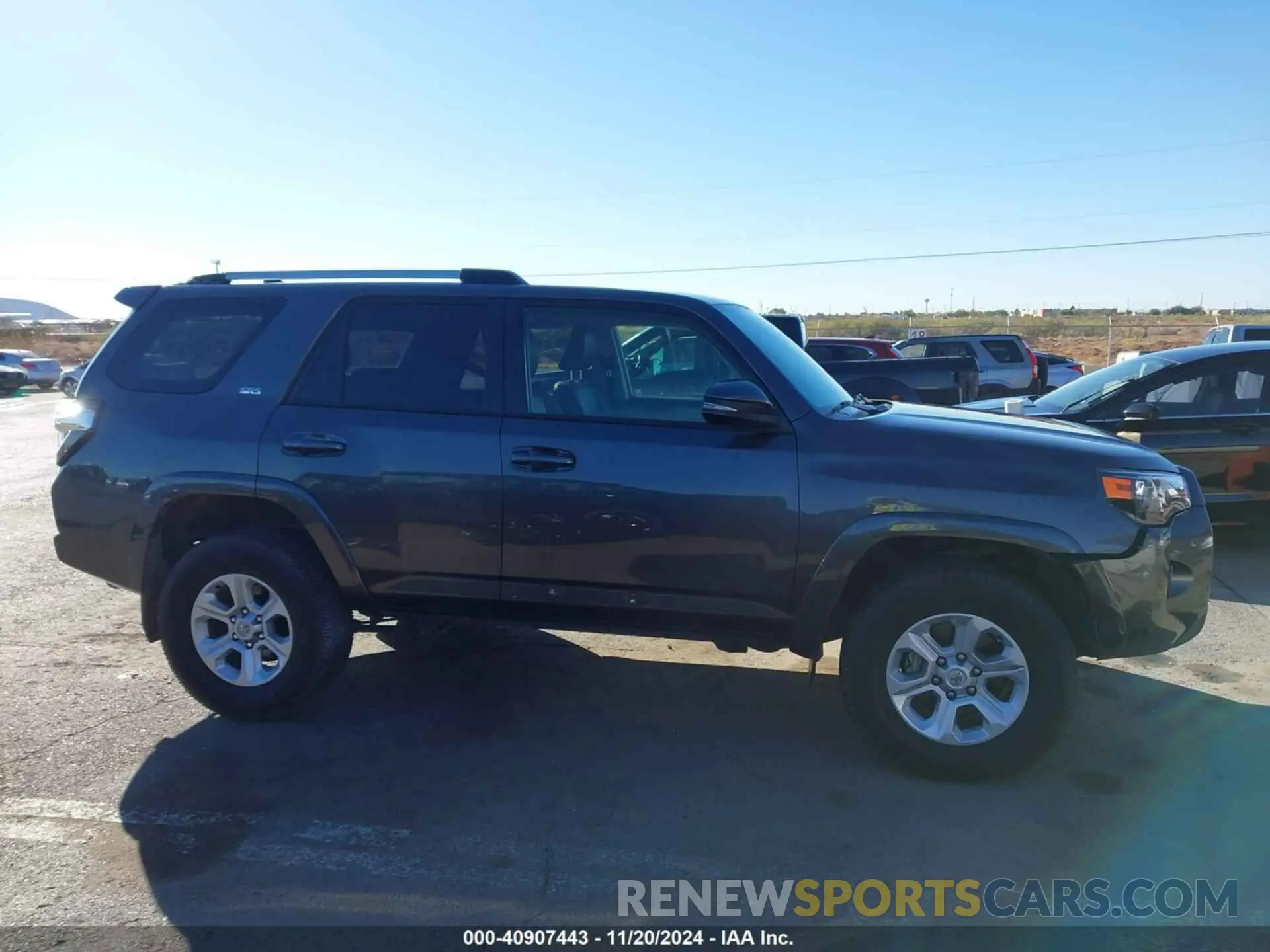 14 Photograph of a damaged car JTENU5JR3N5999286 TOYOTA 4RUNNER 2022