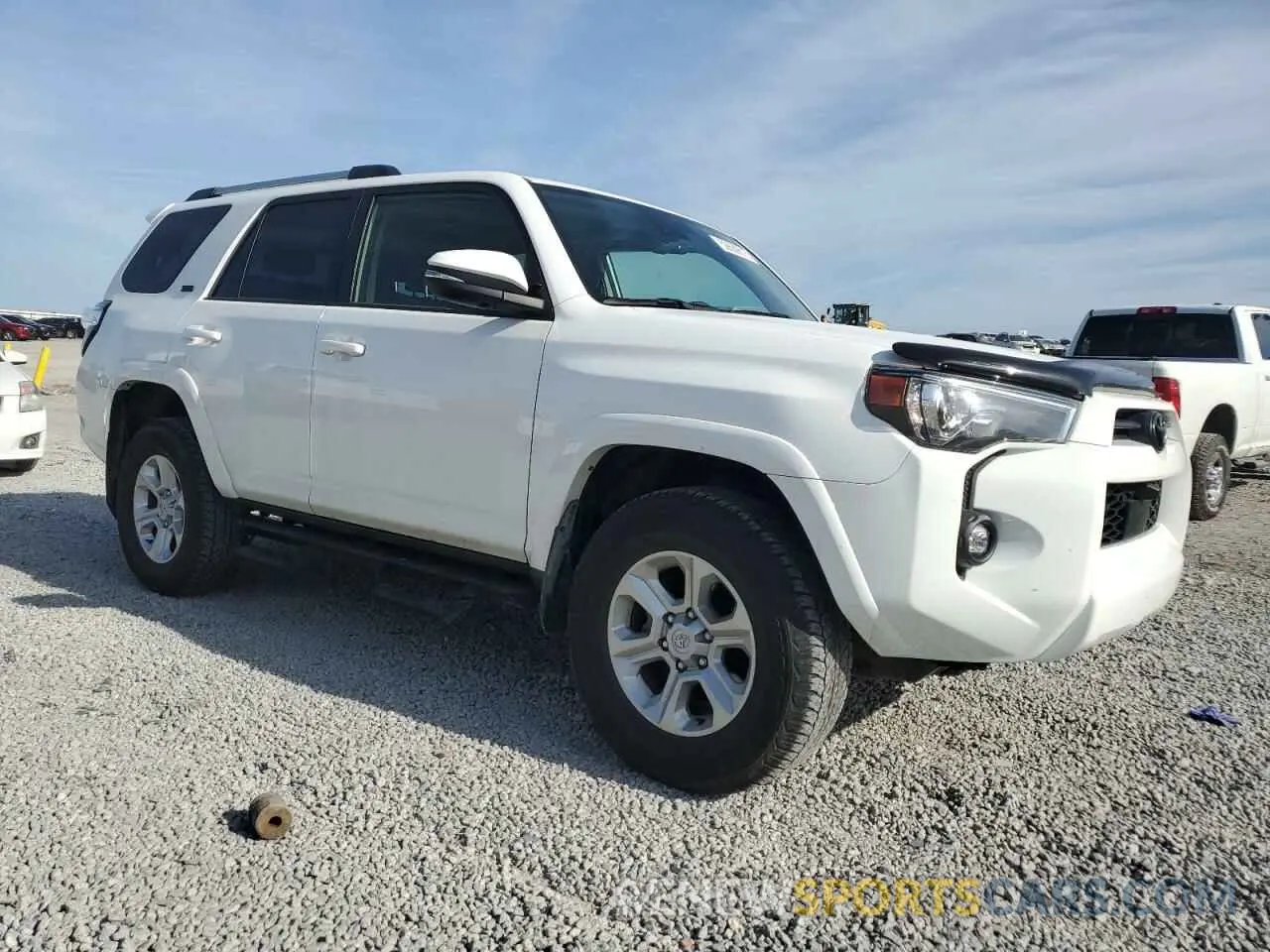 4 Photograph of a damaged car JTENU5JR4N6022345 TOYOTA 4RUNNER 2022