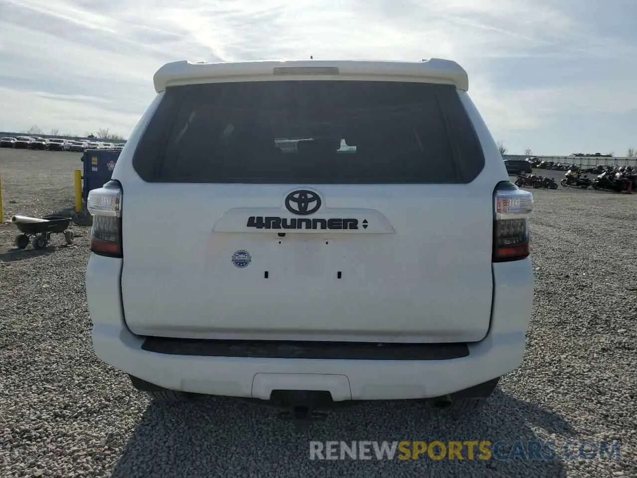 6 Photograph of a damaged car JTENU5JR4N6022345 TOYOTA 4RUNNER 2022