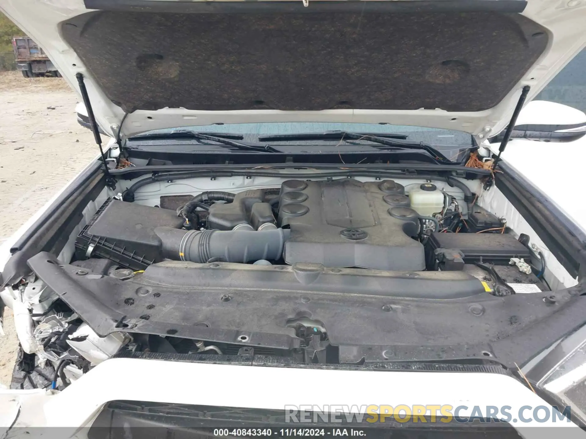 10 Photograph of a damaged car JTENU5JR6N5983860 TOYOTA 4RUNNER 2022