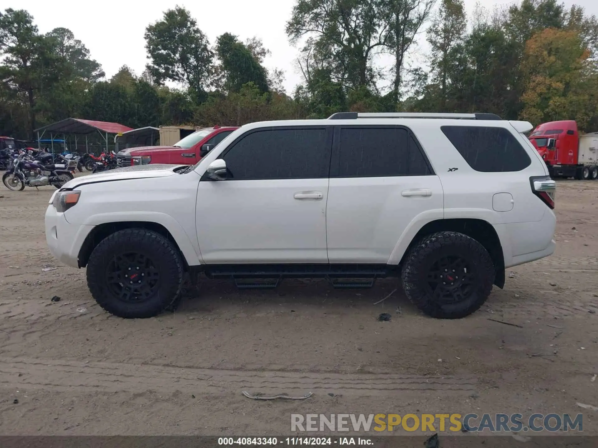 14 Photograph of a damaged car JTENU5JR6N5983860 TOYOTA 4RUNNER 2022