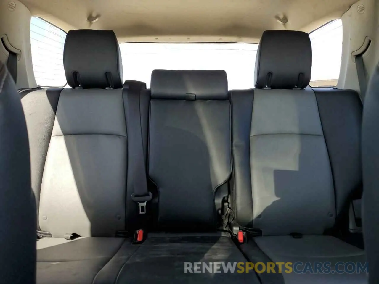 10 Фотография поврежденного автомобиля JTENU5JR6N6069988 TOYOTA 4RUNNER 2022