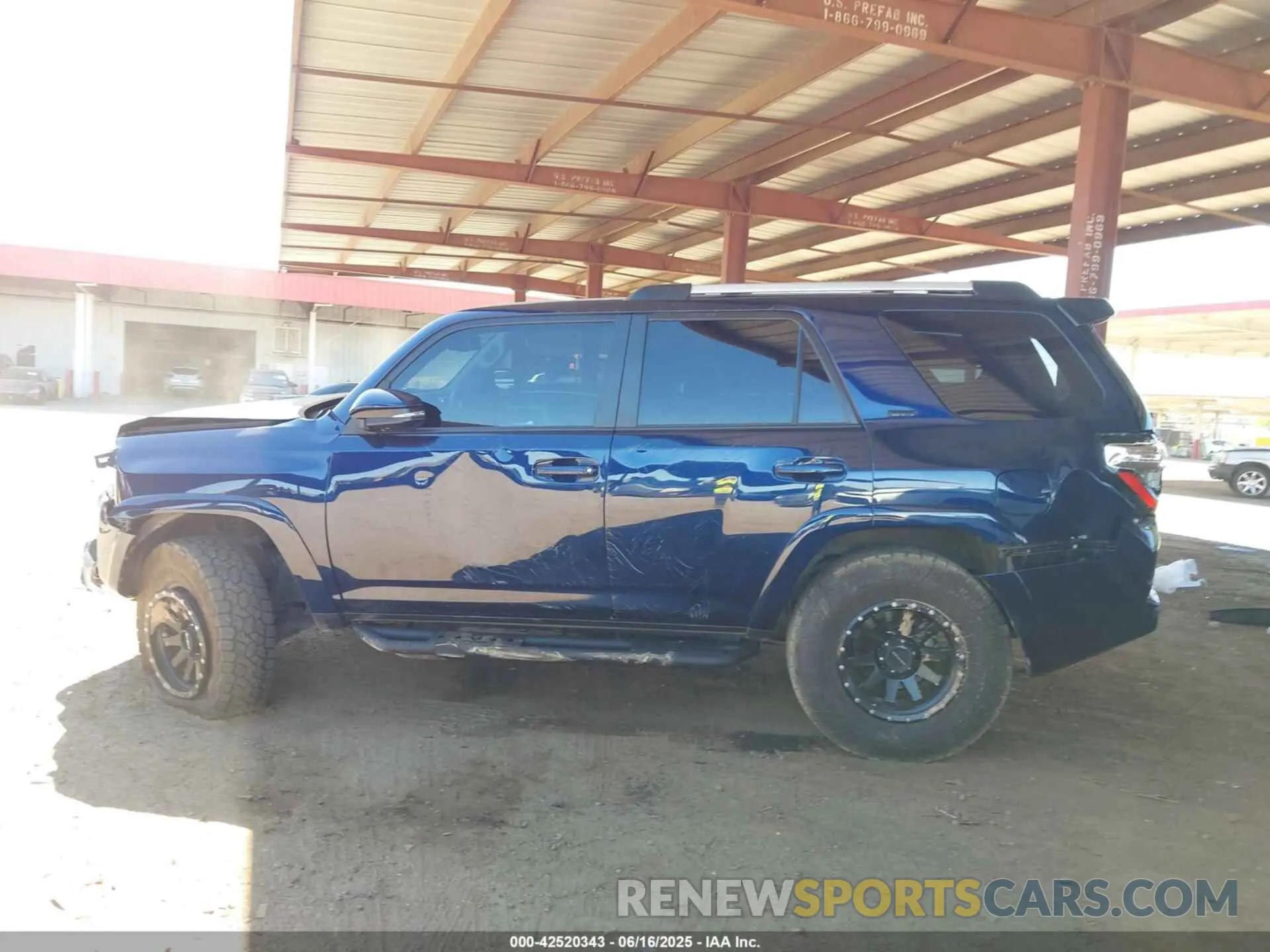 14 Photograph of a damaged car JTENU5JR7N6039432 TOYOTA 4RUNNER 2022