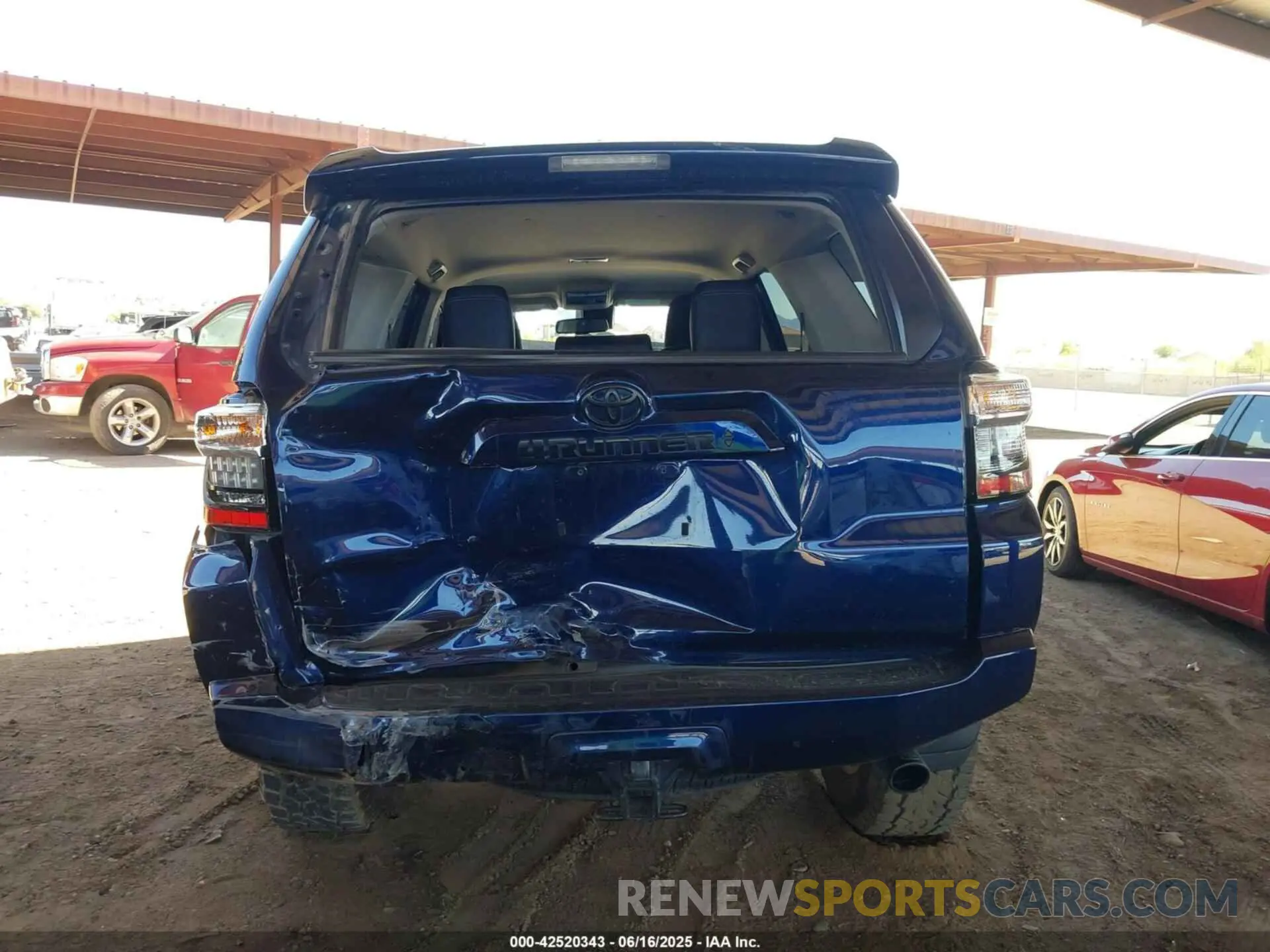 16 Photograph of a damaged car JTENU5JR7N6039432 TOYOTA 4RUNNER 2022