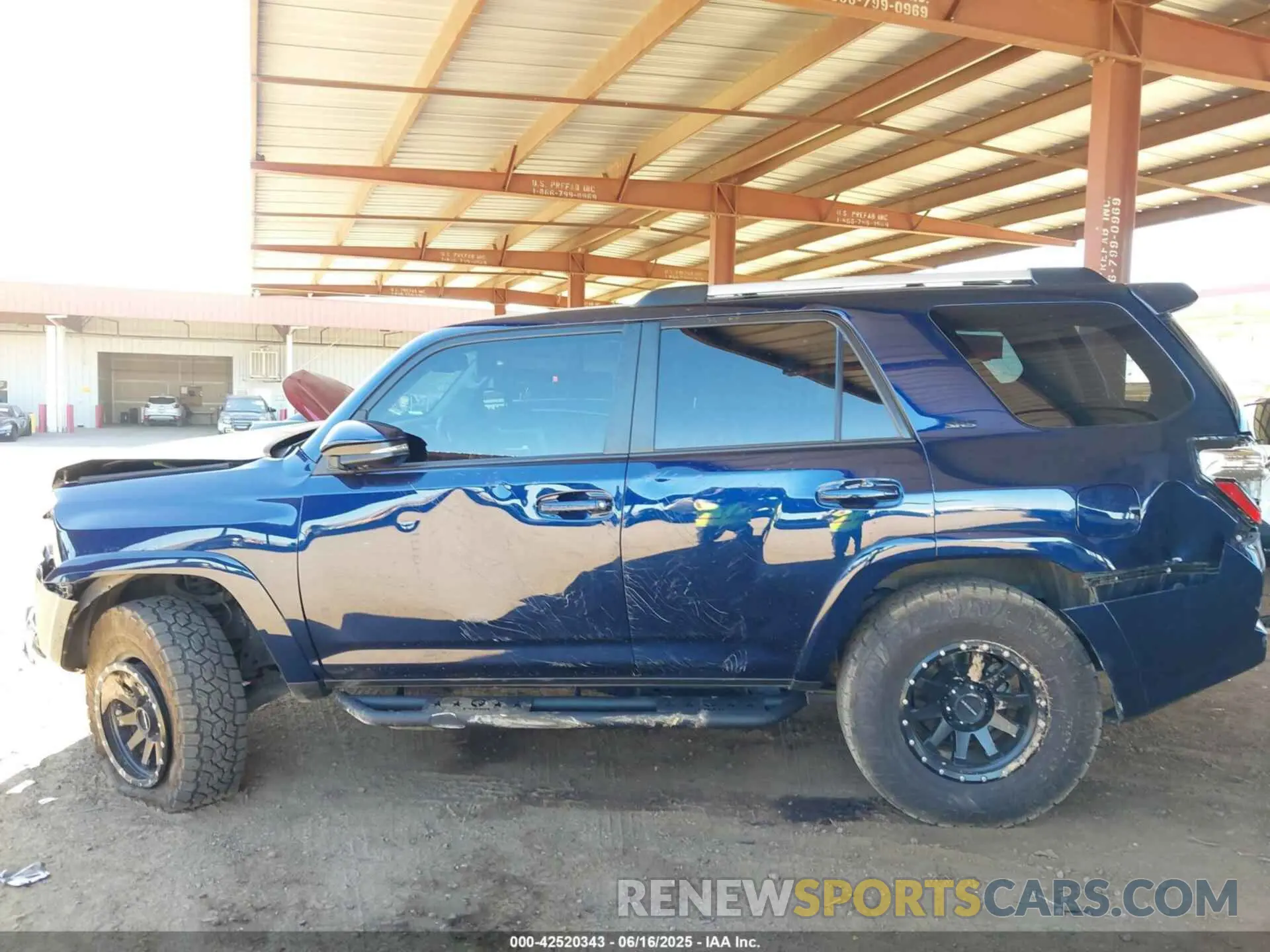 19 Photograph of a damaged car JTENU5JR7N6039432 TOYOTA 4RUNNER 2022