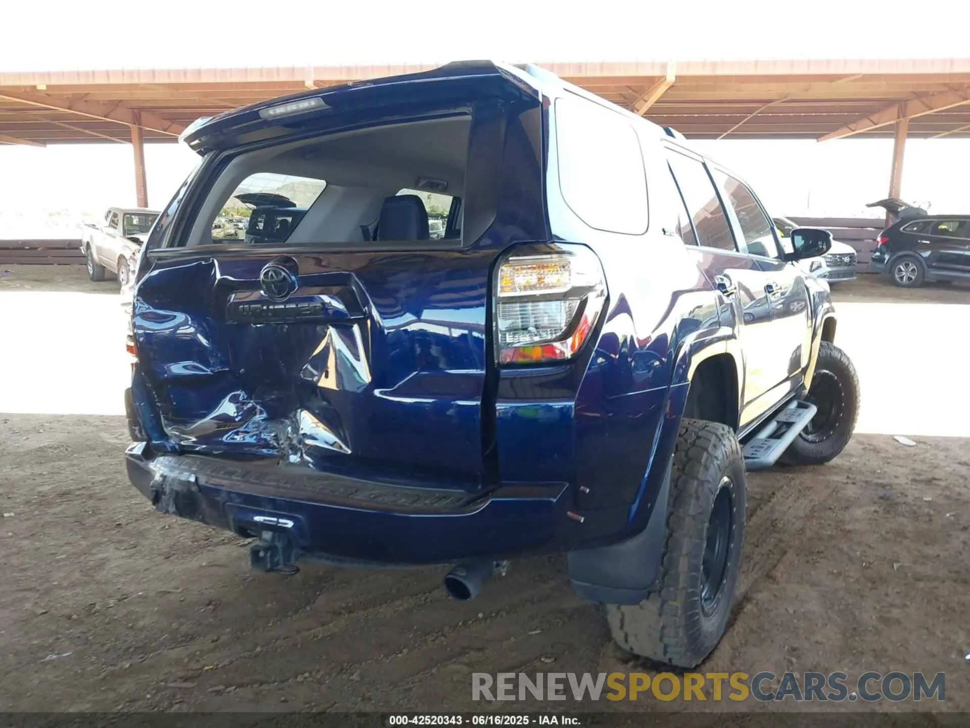 21 Photograph of a damaged car JTENU5JR7N6039432 TOYOTA 4RUNNER 2022